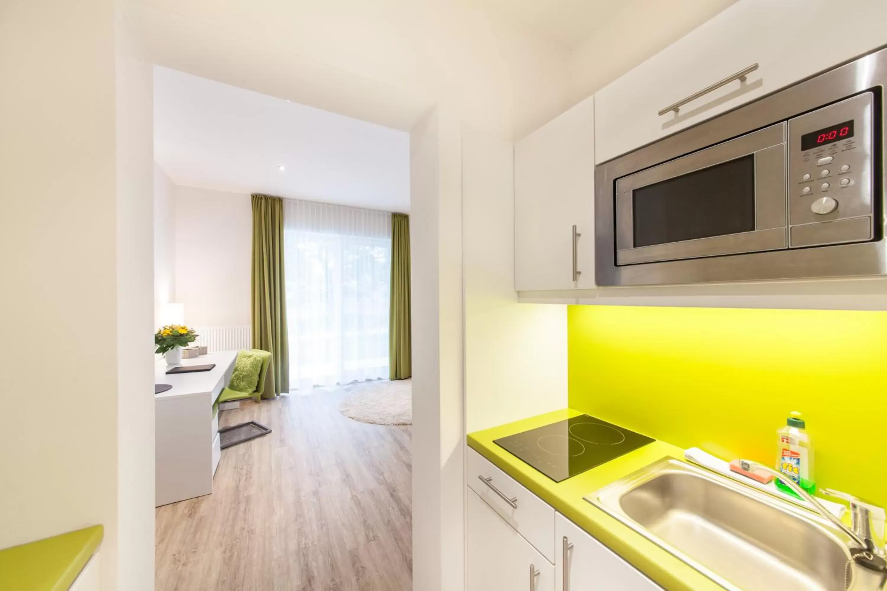 Photo of the whole room, Kitchen/Kitchenette in acora Fürth Living the City