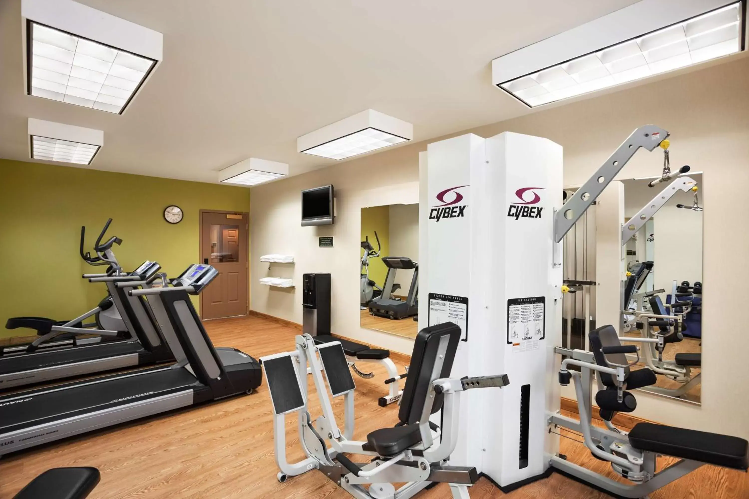 Activities, Fitness Center/Facilities in Country Inn & Suites by Radisson, Manchester Airport, NH