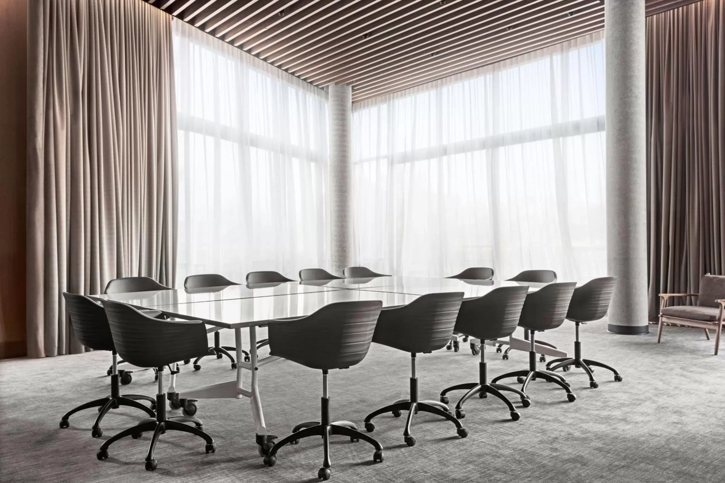 Meeting/conference room in TETRA Hotel, Autograph Collection