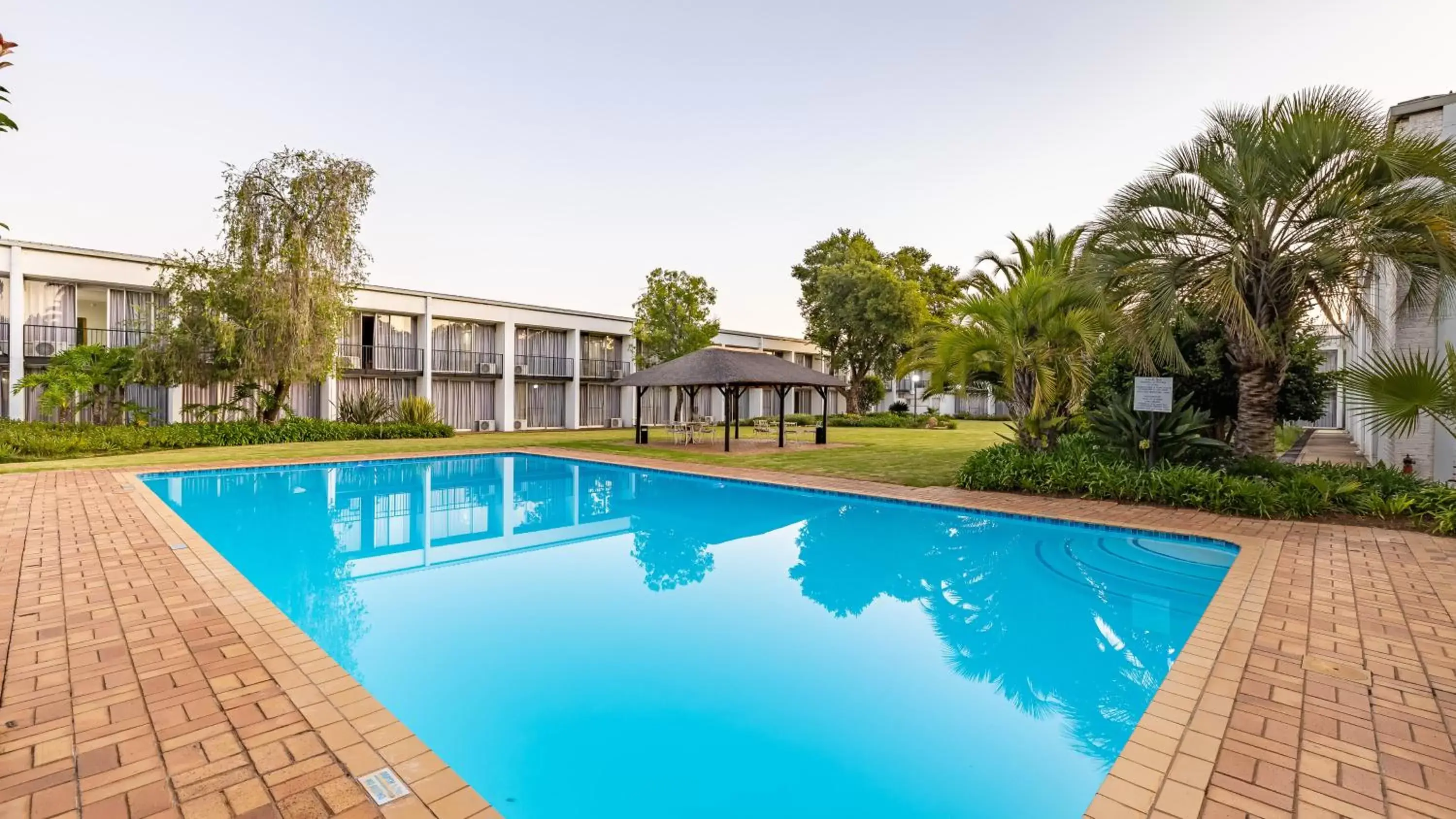 African Sky Newcastle Inn African Sky Newcastle Inn