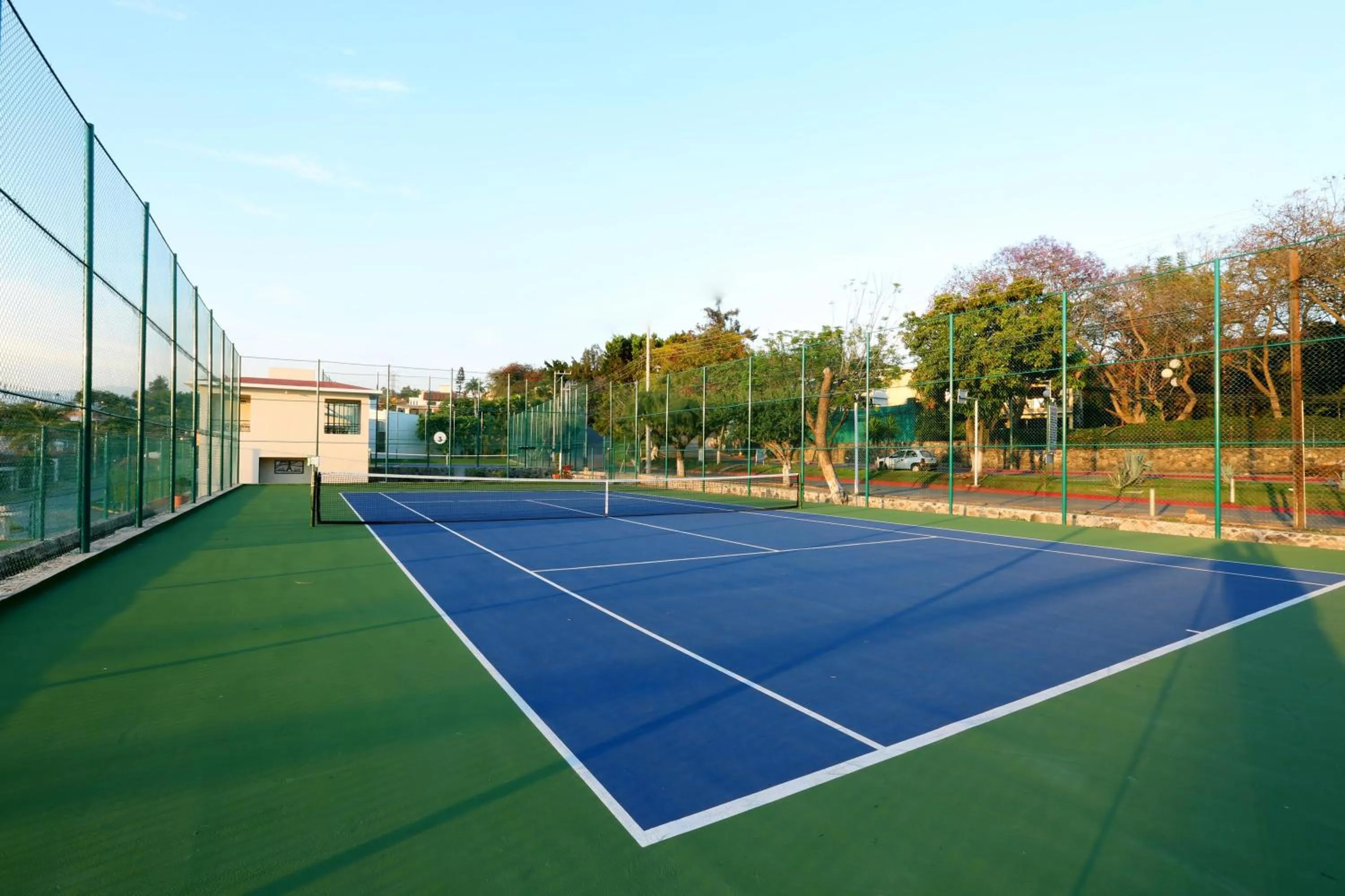 Tennis court in Hotel Coral Cuernavaca