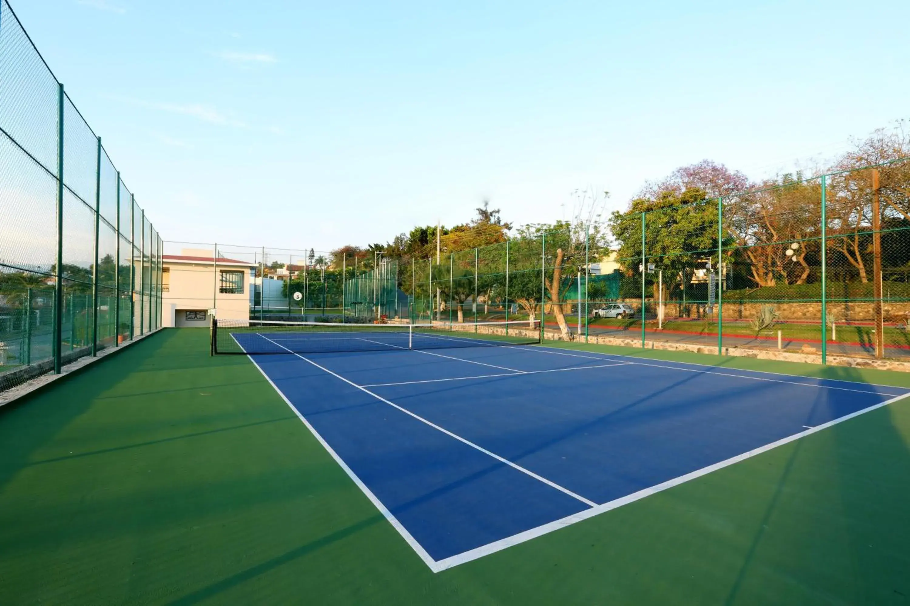 Tennis court, Tennis/Squash in Hotel Coral Cuernavaca Resort & Spa