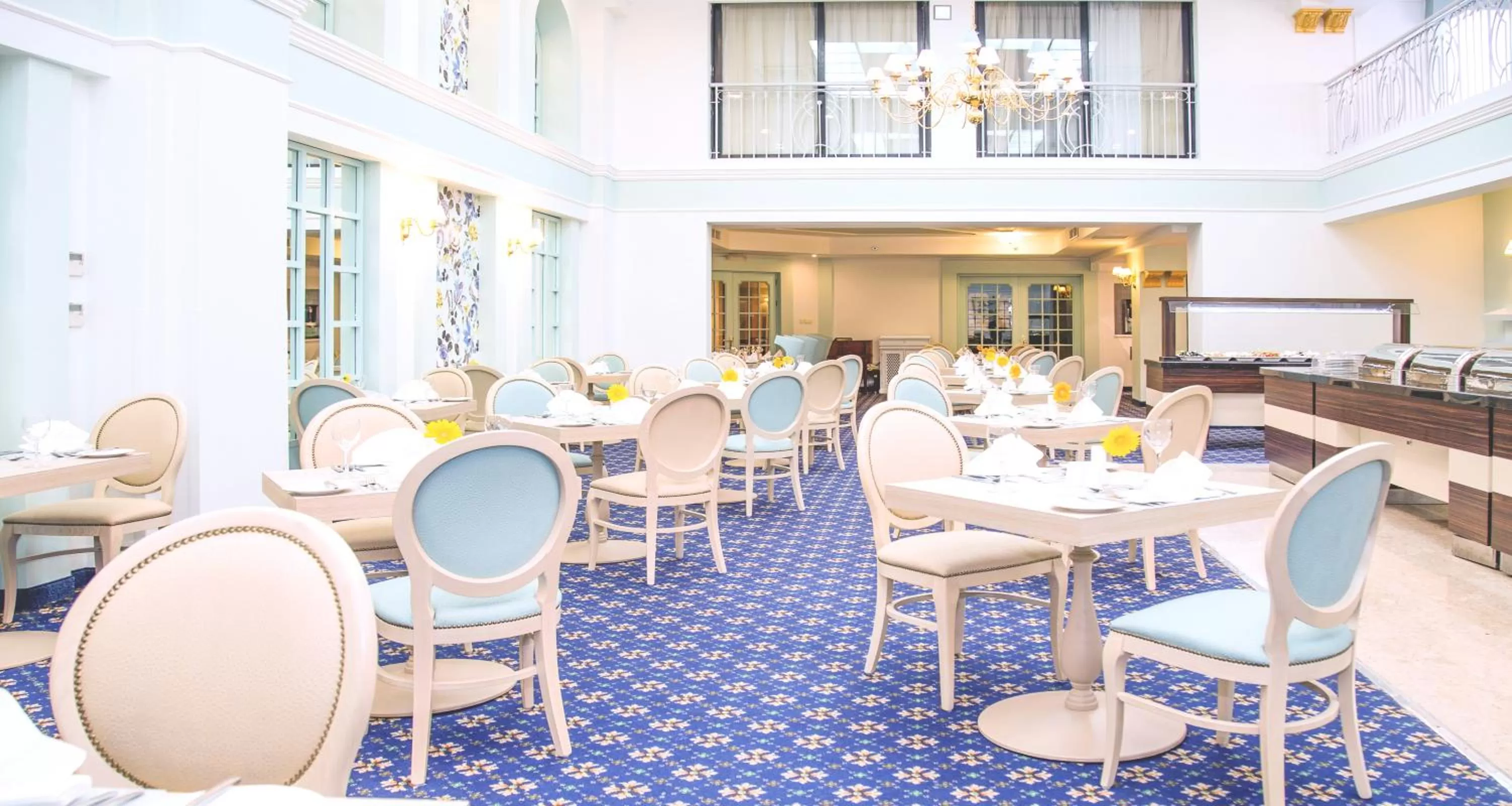 Restaurant/places to eat in AX The Victoria Hotel