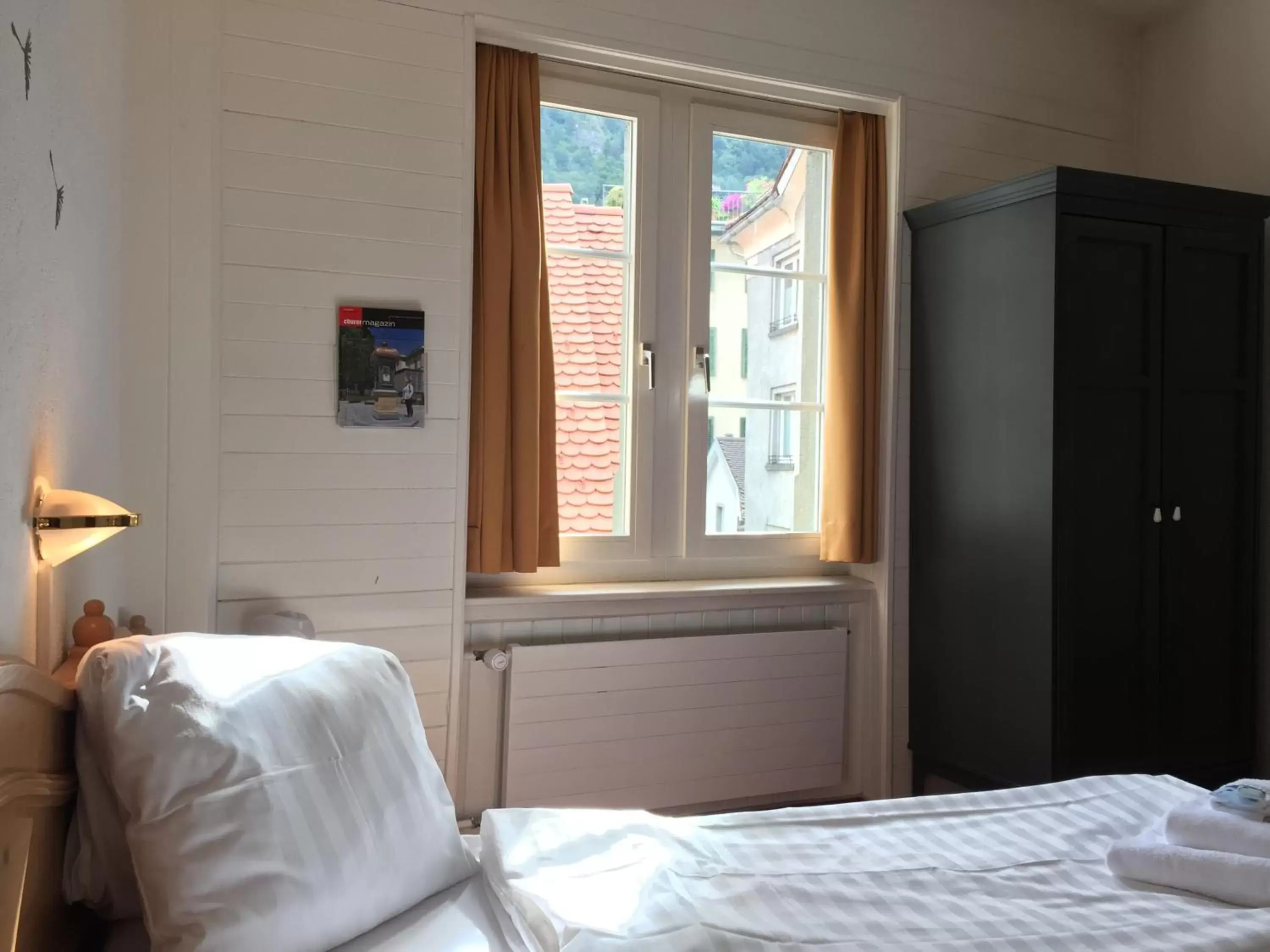 Bed, Room Photo in Zunfthaus zur Rebleuten