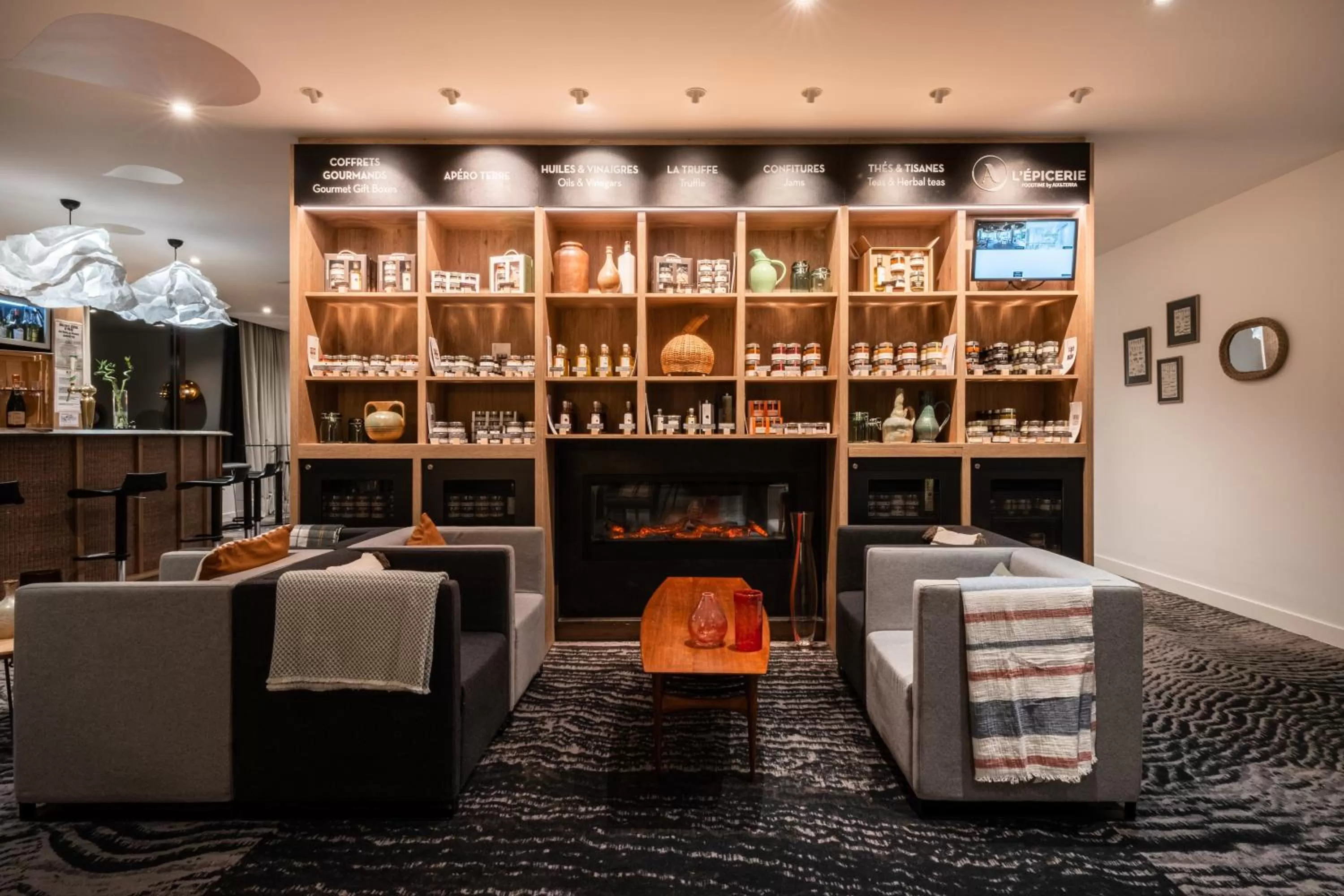 Lounge or bar in Mercure Grenoble Meylan