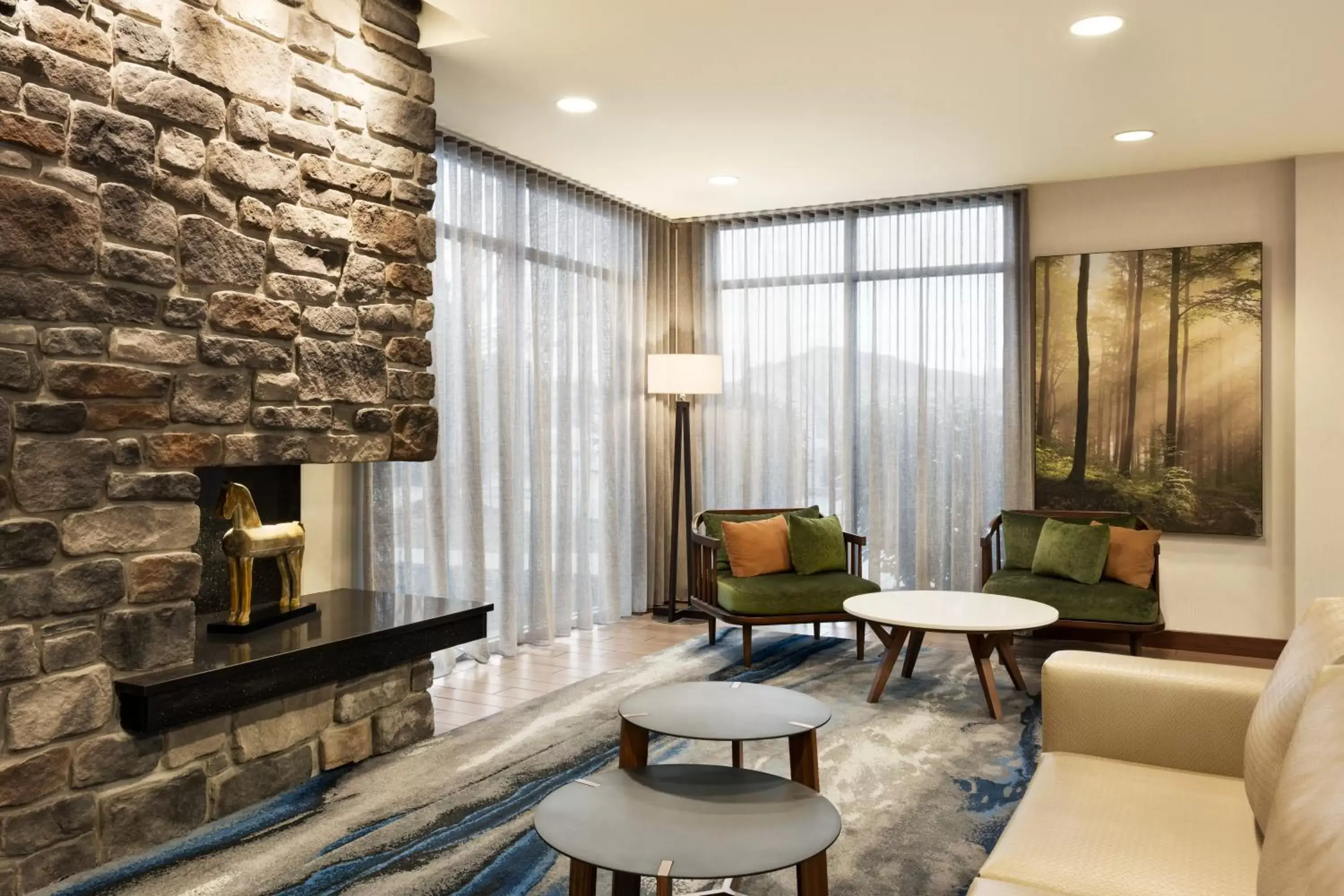 Lounge/Bar in Fairfield Inn & Suites by Marriott Hershey Chocolate Avenue