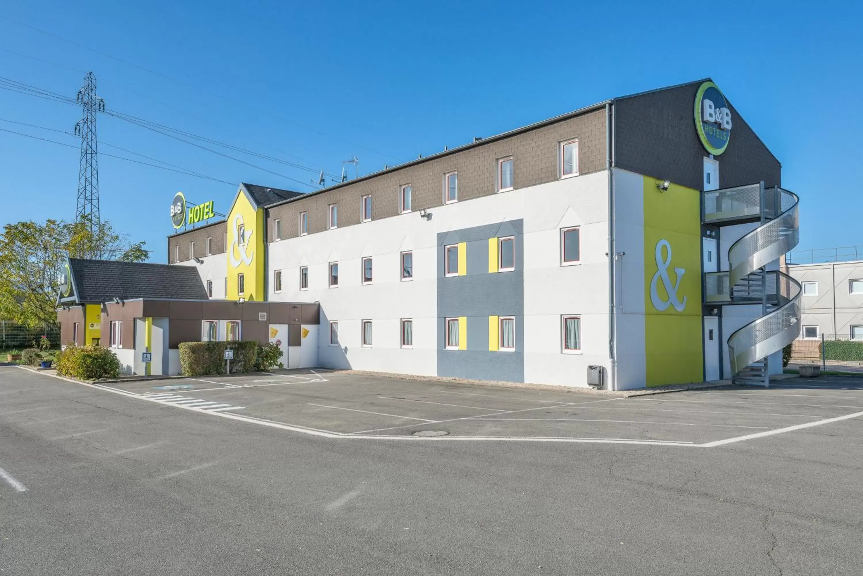 Facade/entrance, Property Building in B&B HOTEL Dijon Nord