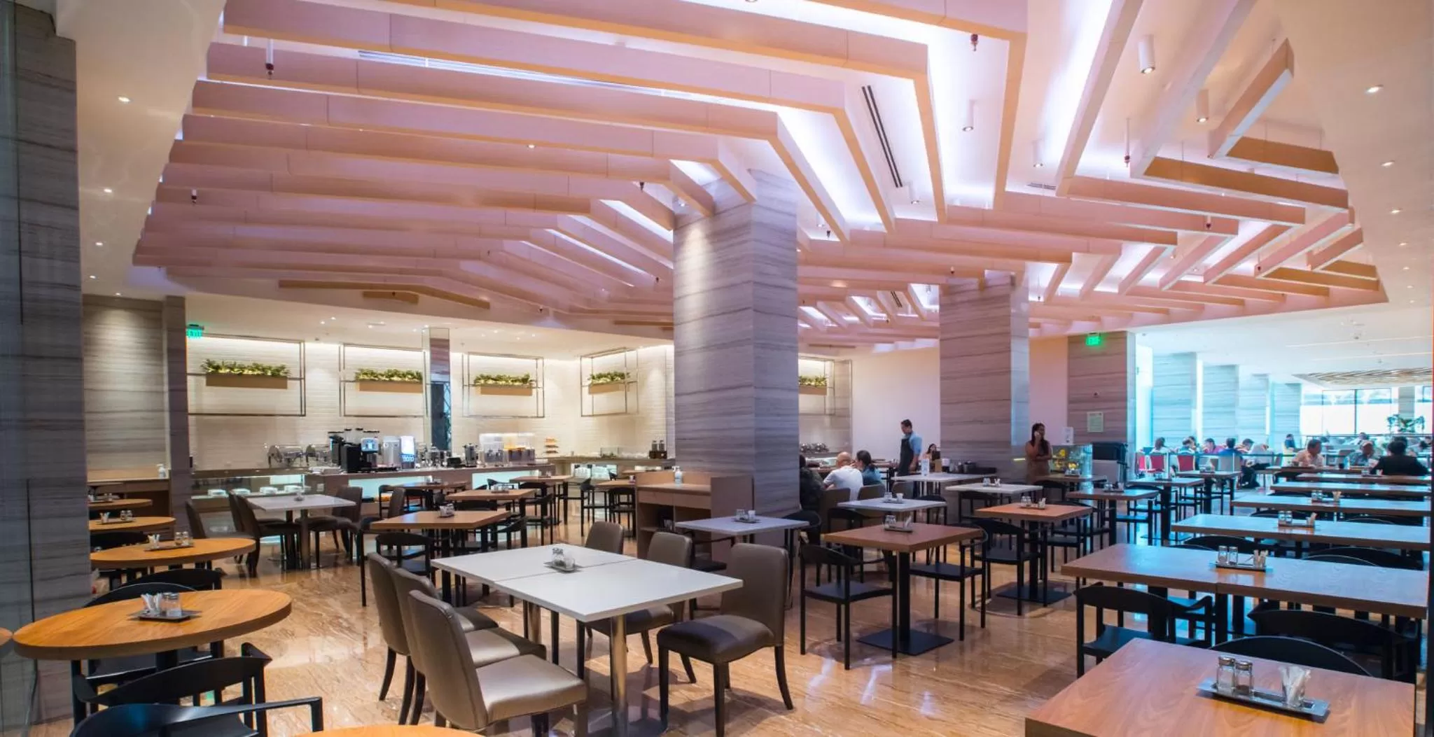 Restaurant/places to eat in Holiday Inn Express Manila Newport City by IHG