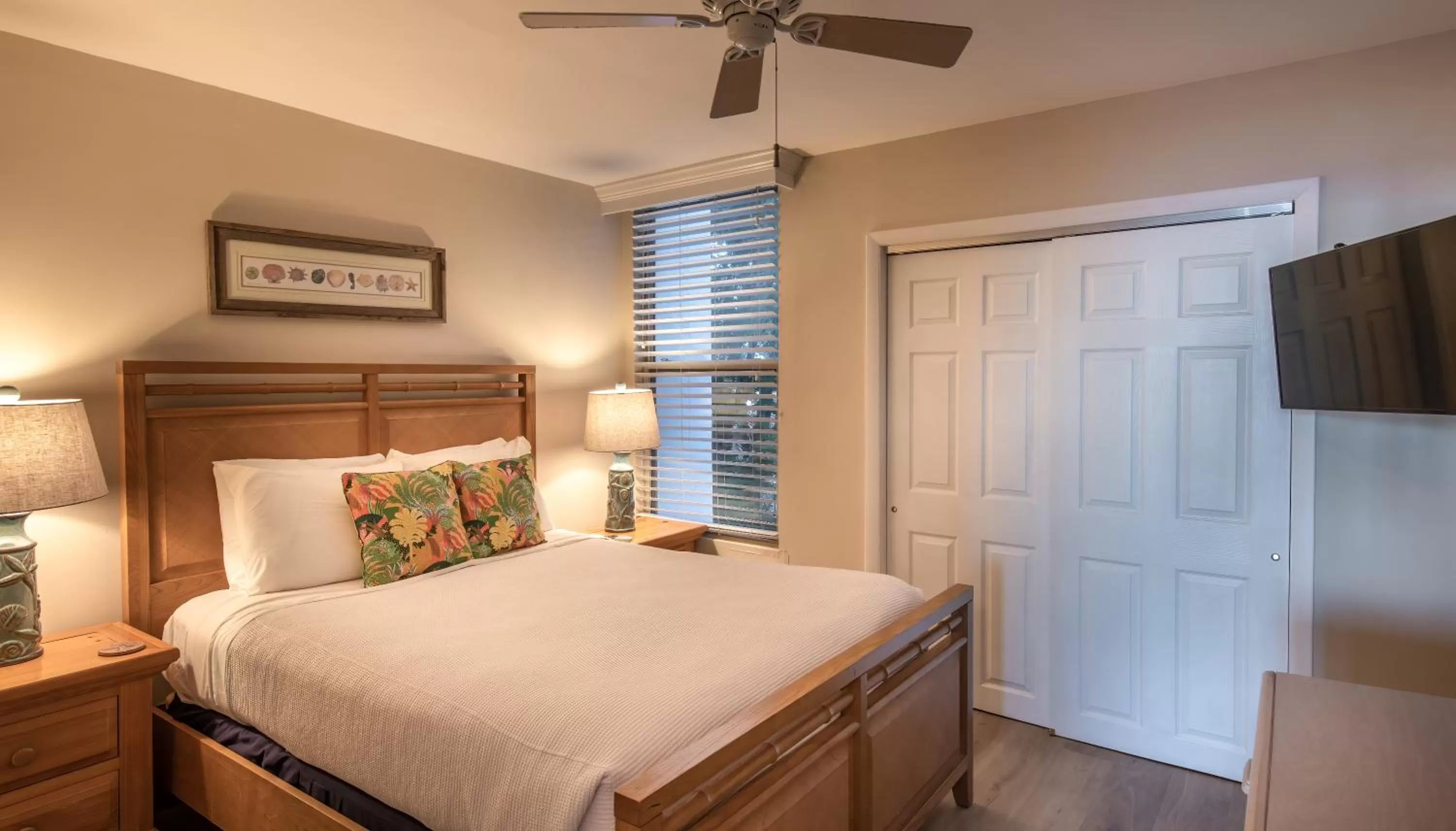 Bedroom, Bed in Villas by the Sea Resort & Conference Center