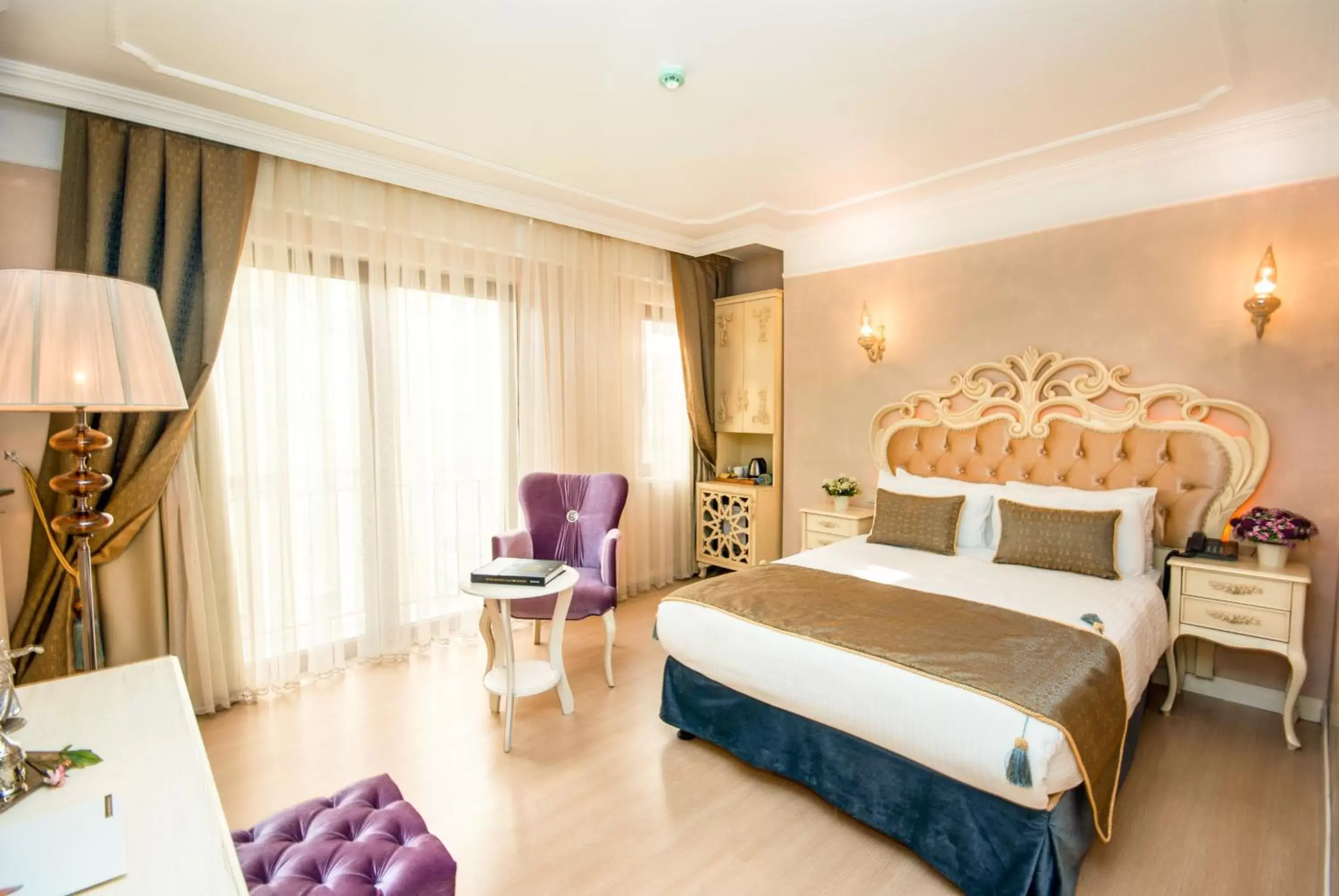 Day, Bed in Edibe Sultan Hotel