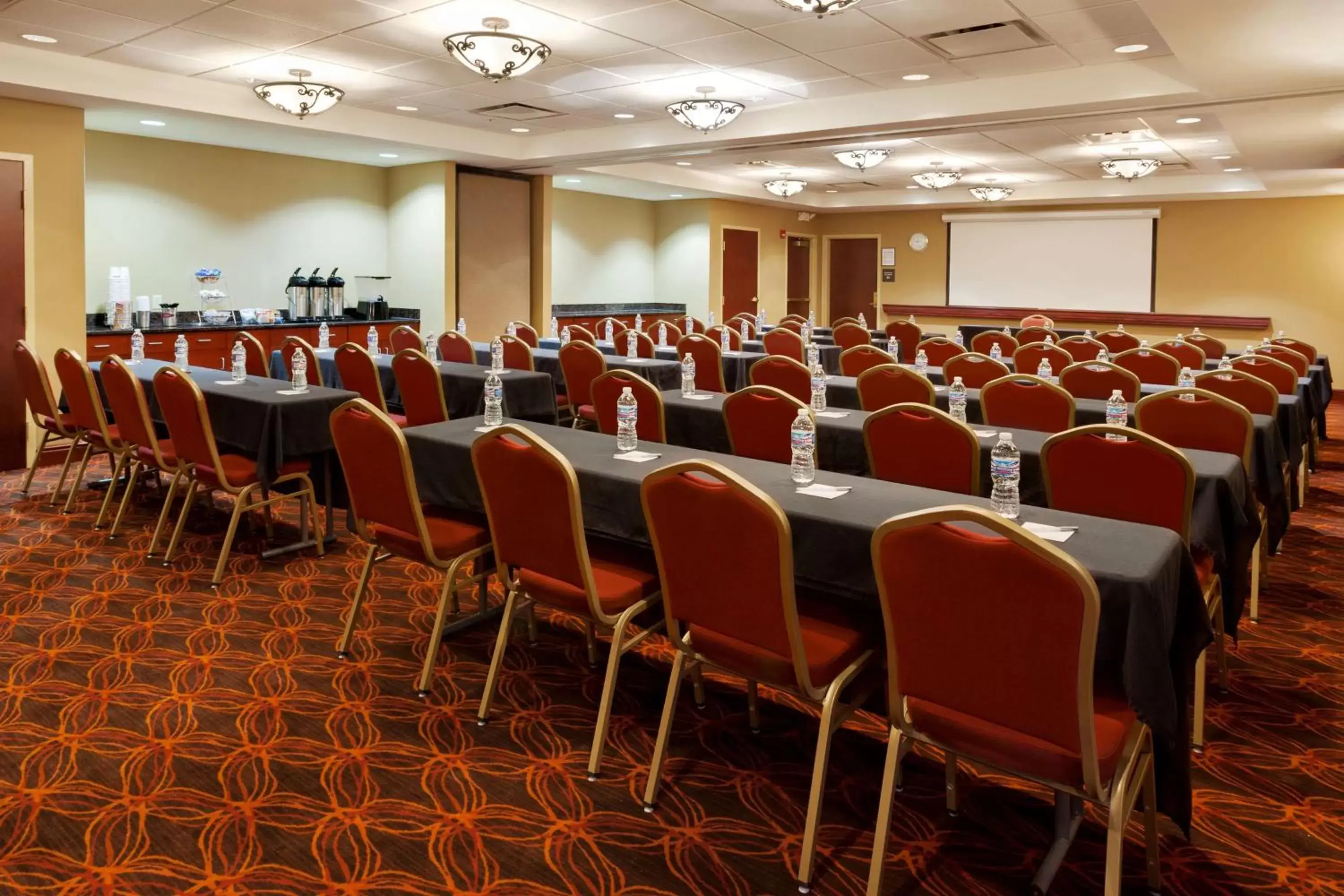 Meeting/conference room in Hampton Inn & Suites Grove City