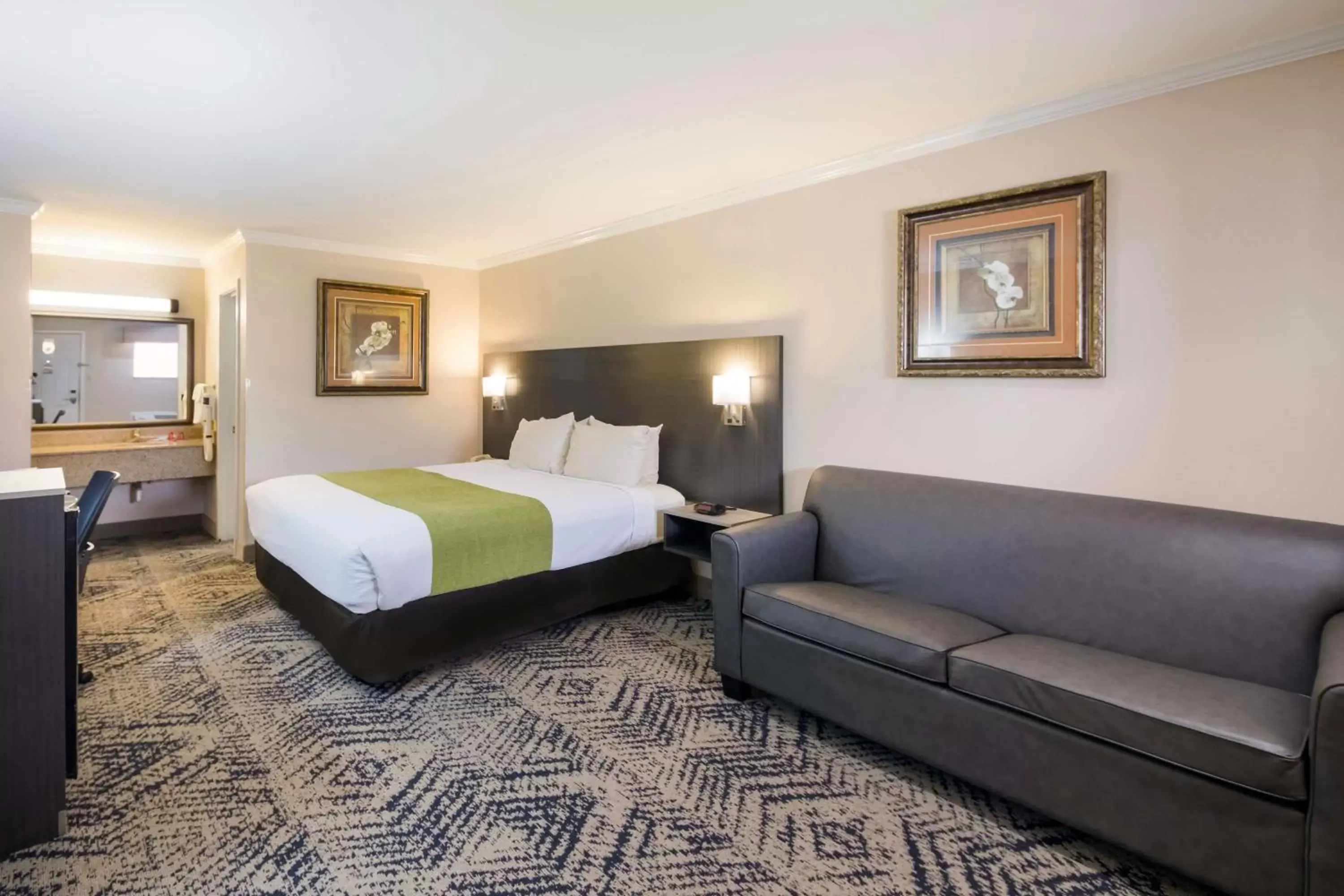 Bedroom in SureStay Hotel by Best Western Rockdale