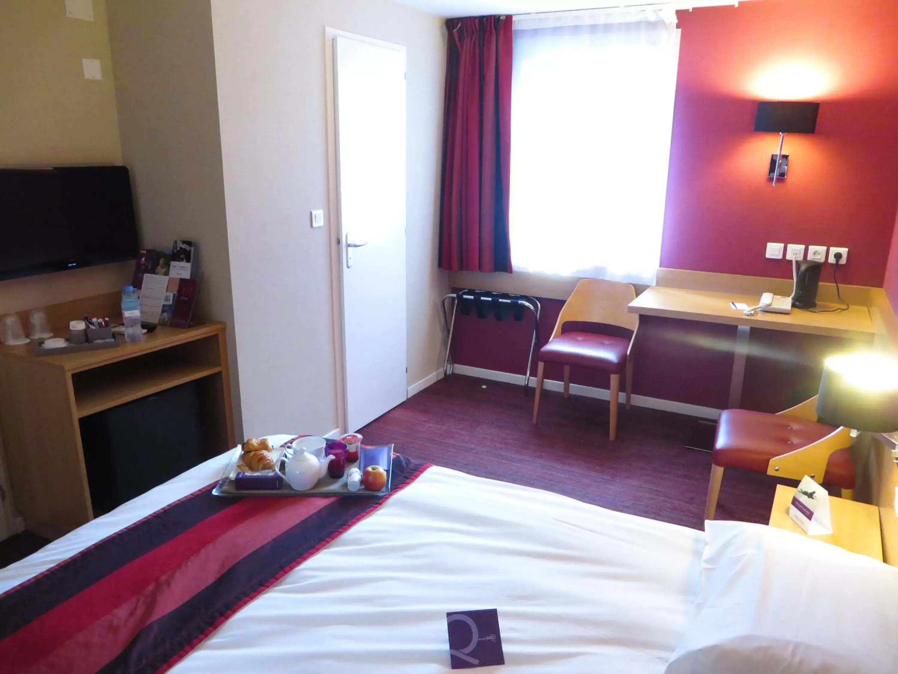 Photo of the whole room in Mercure Hexagone Luxeuil