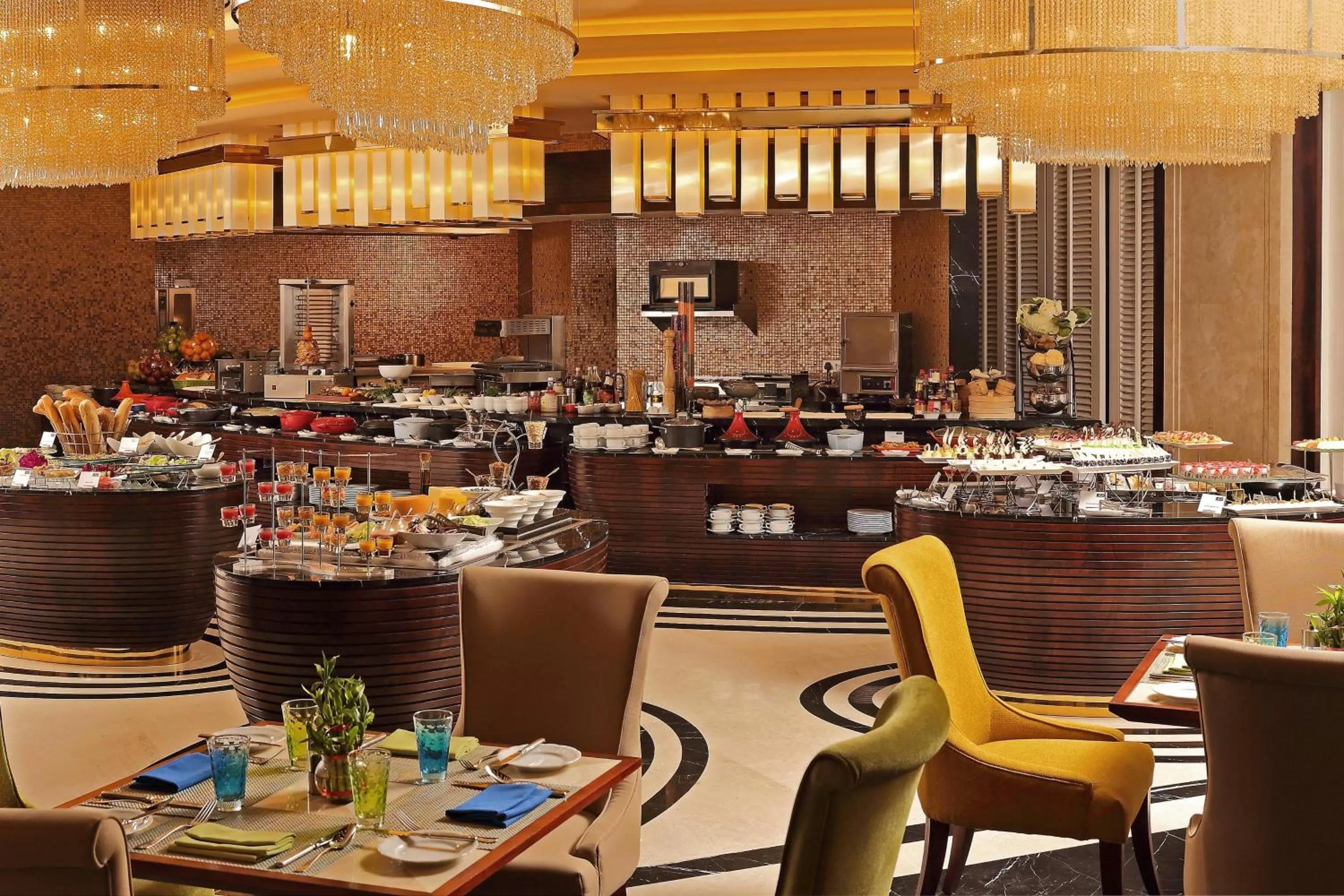 Restaurant/places to eat in Sheraton Grand Pune Bund Garden Hotel