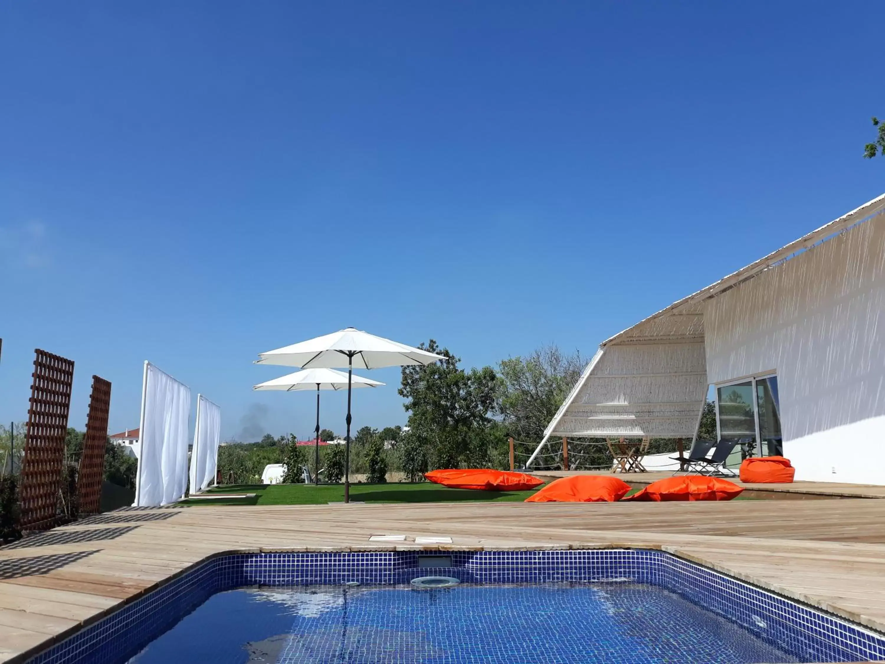 Swimming Pool in VILAPURA - Naturism