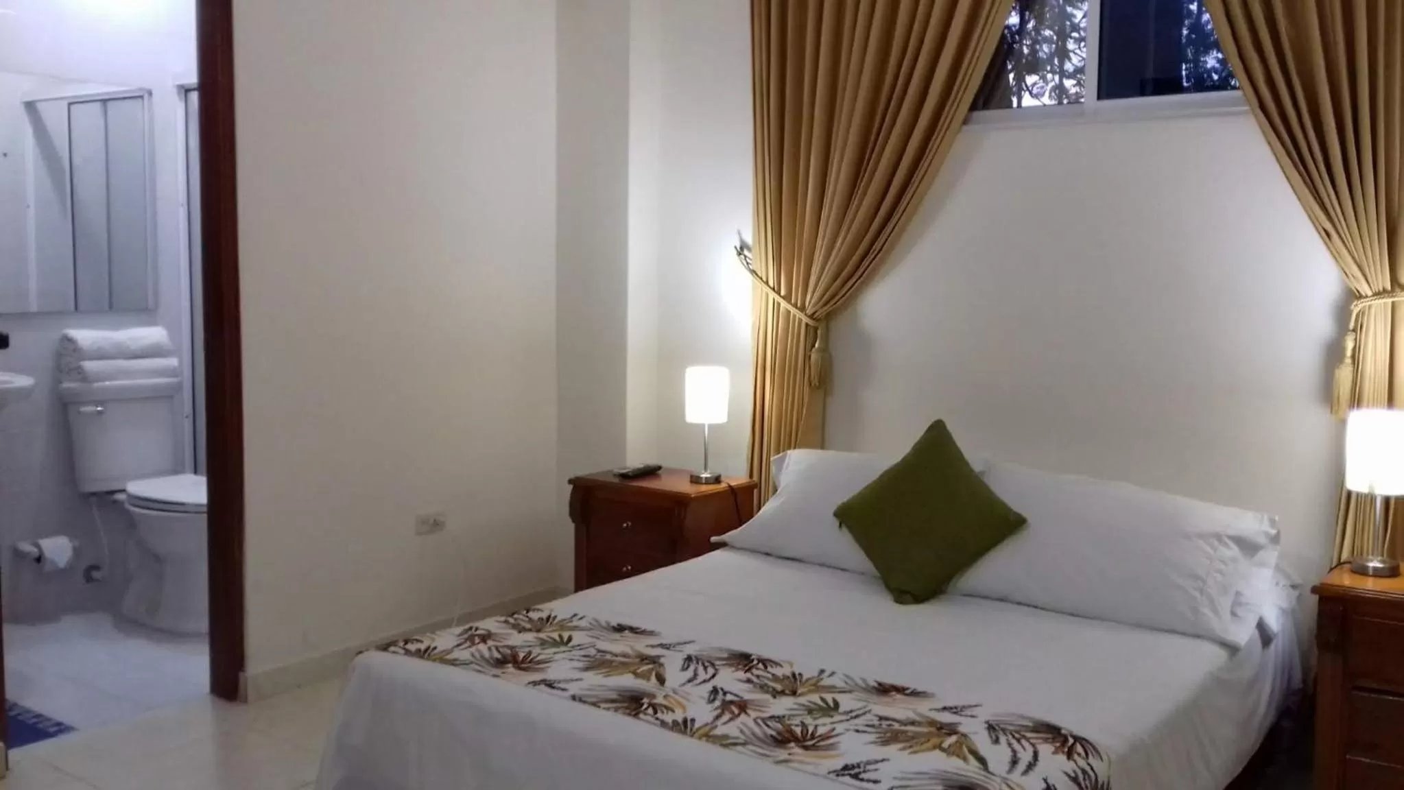 Bedroom, Bed in Hotel San Miguel Imperial