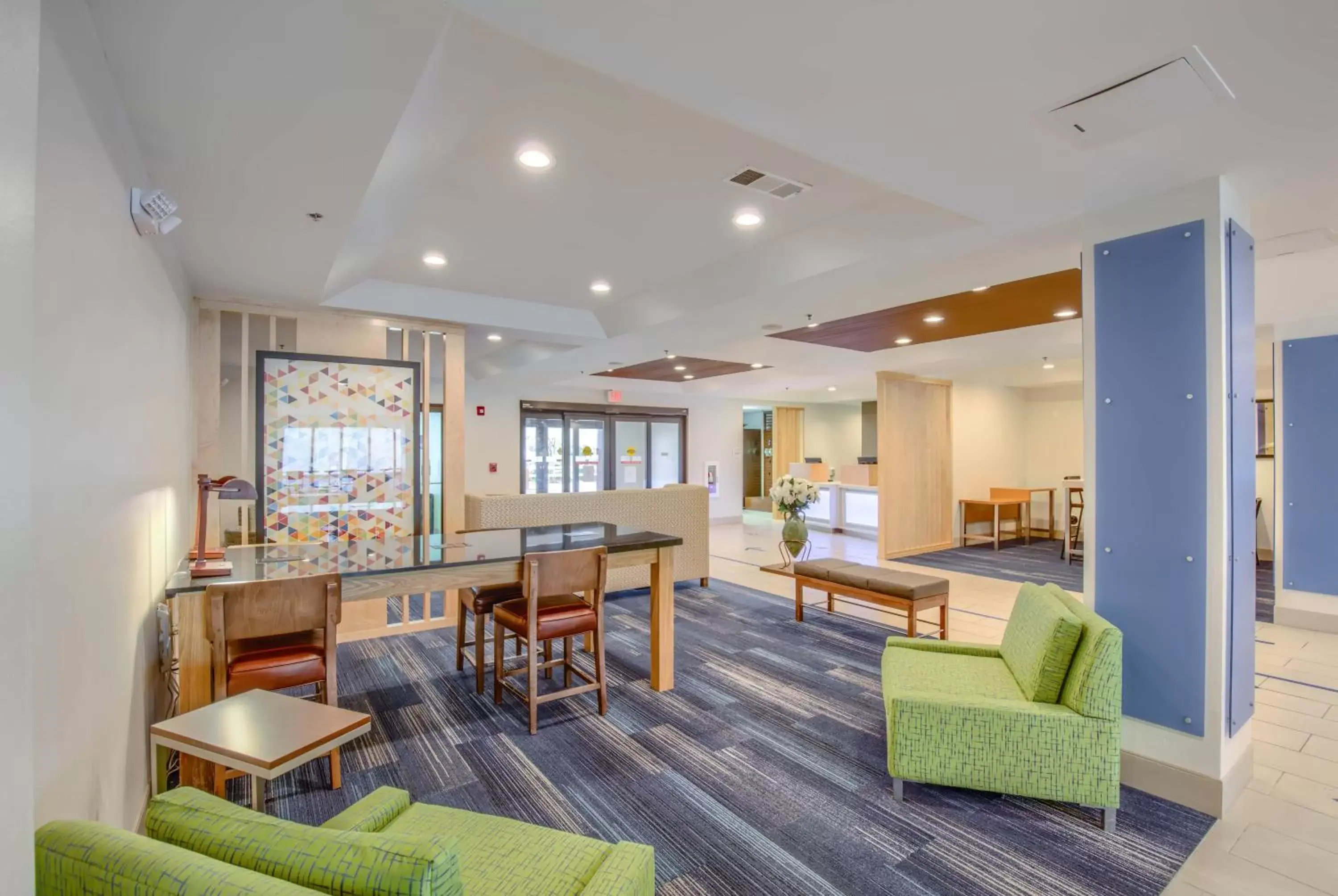 Lobby or reception in Holiday Inn Express Hotel & Suites Gulf Shores, an IHG Hotel