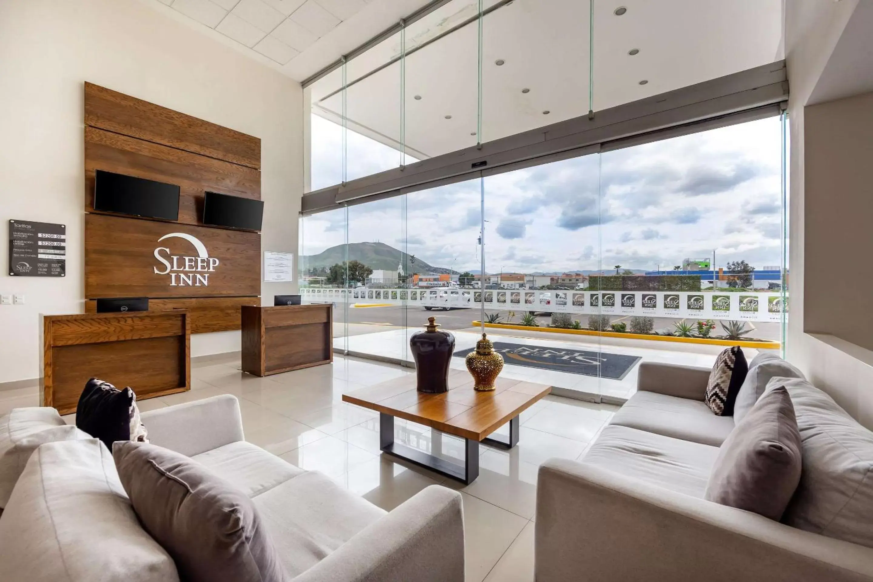 Lobby or reception, Seating Area in Sleep Inn Tijuana