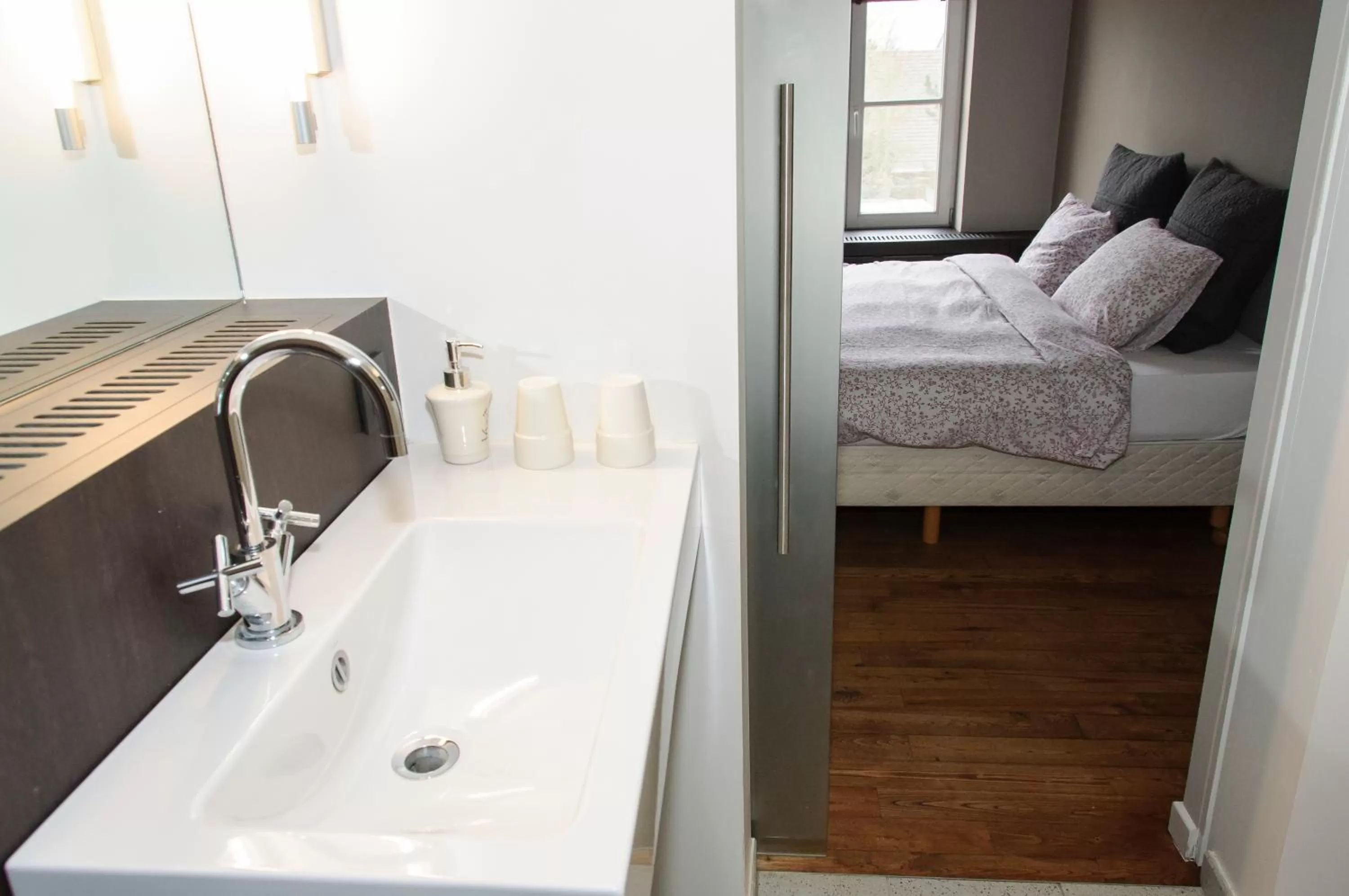 Bathroom, Bed in De Pastorie