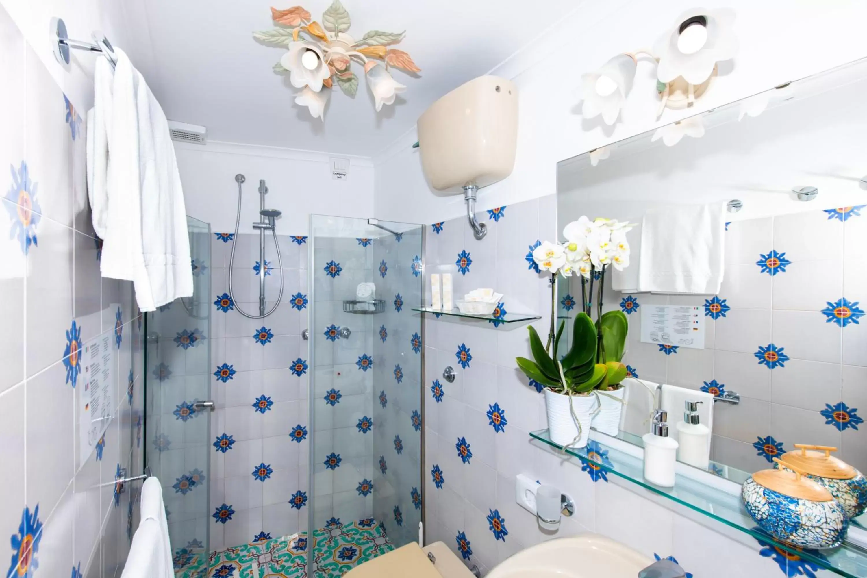 Shower, Bathroom in Casa Guadagno