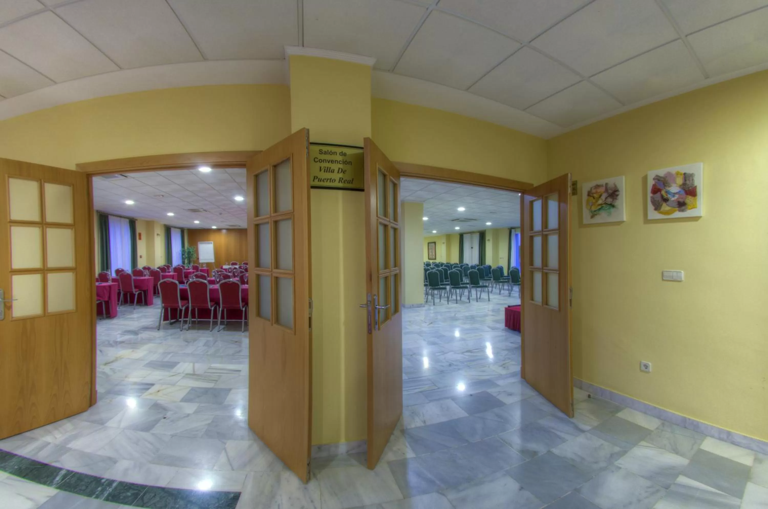 Business facilities in Gran Hotel Ciudad Del Sur