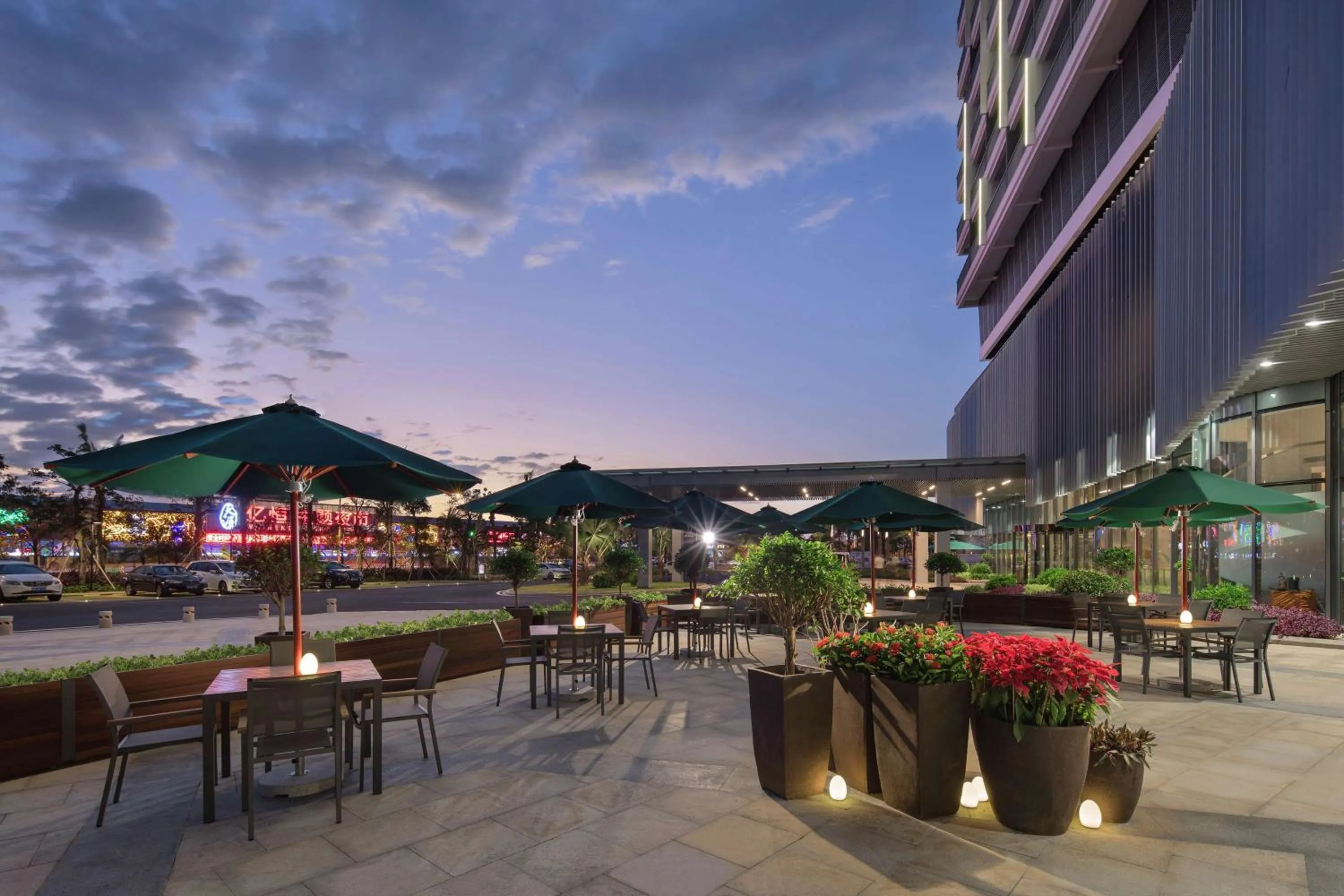 Patio in Hilton Garden Inn Sanya