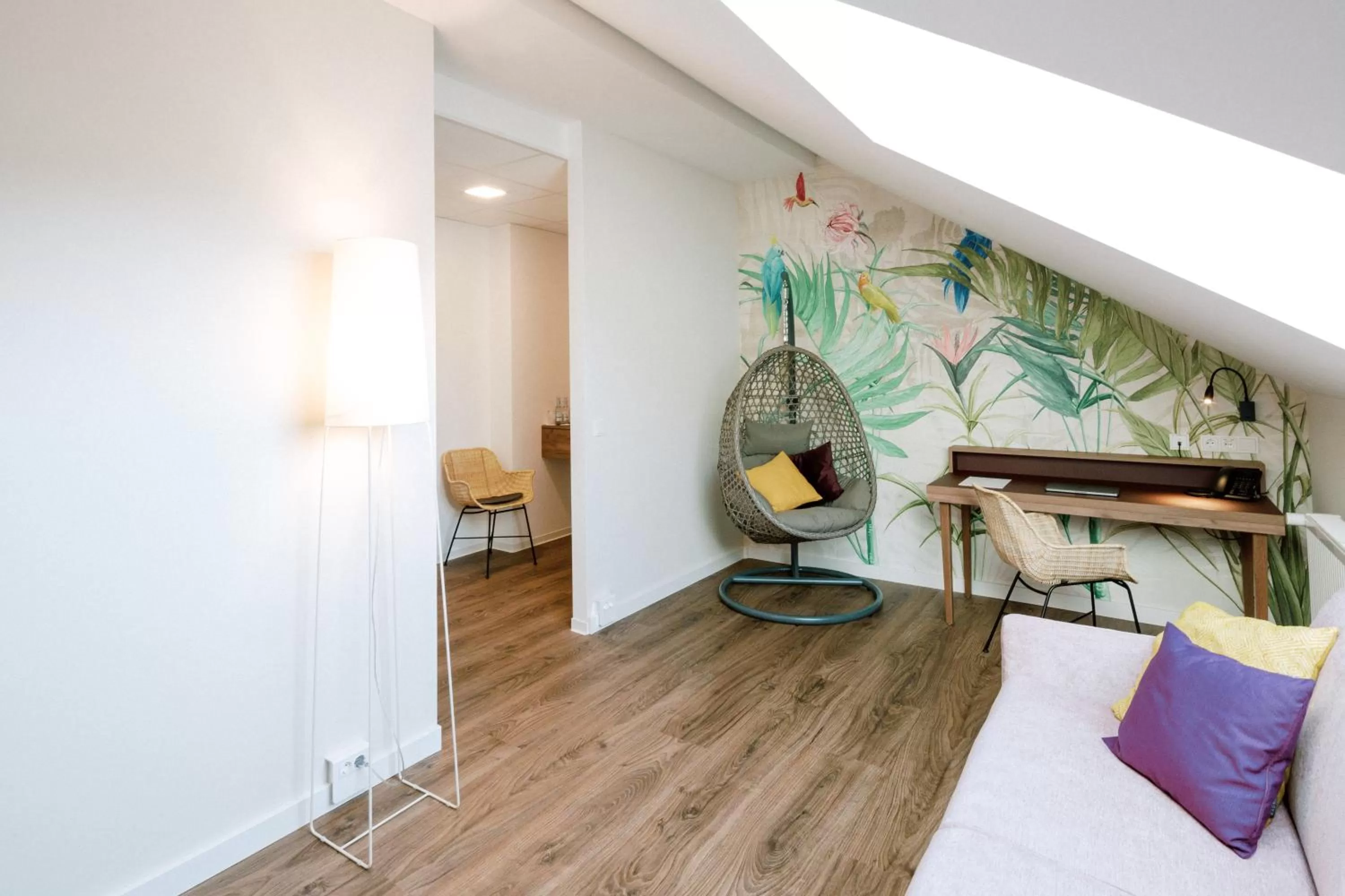 Seating area, Bed in Hotel am Zoo