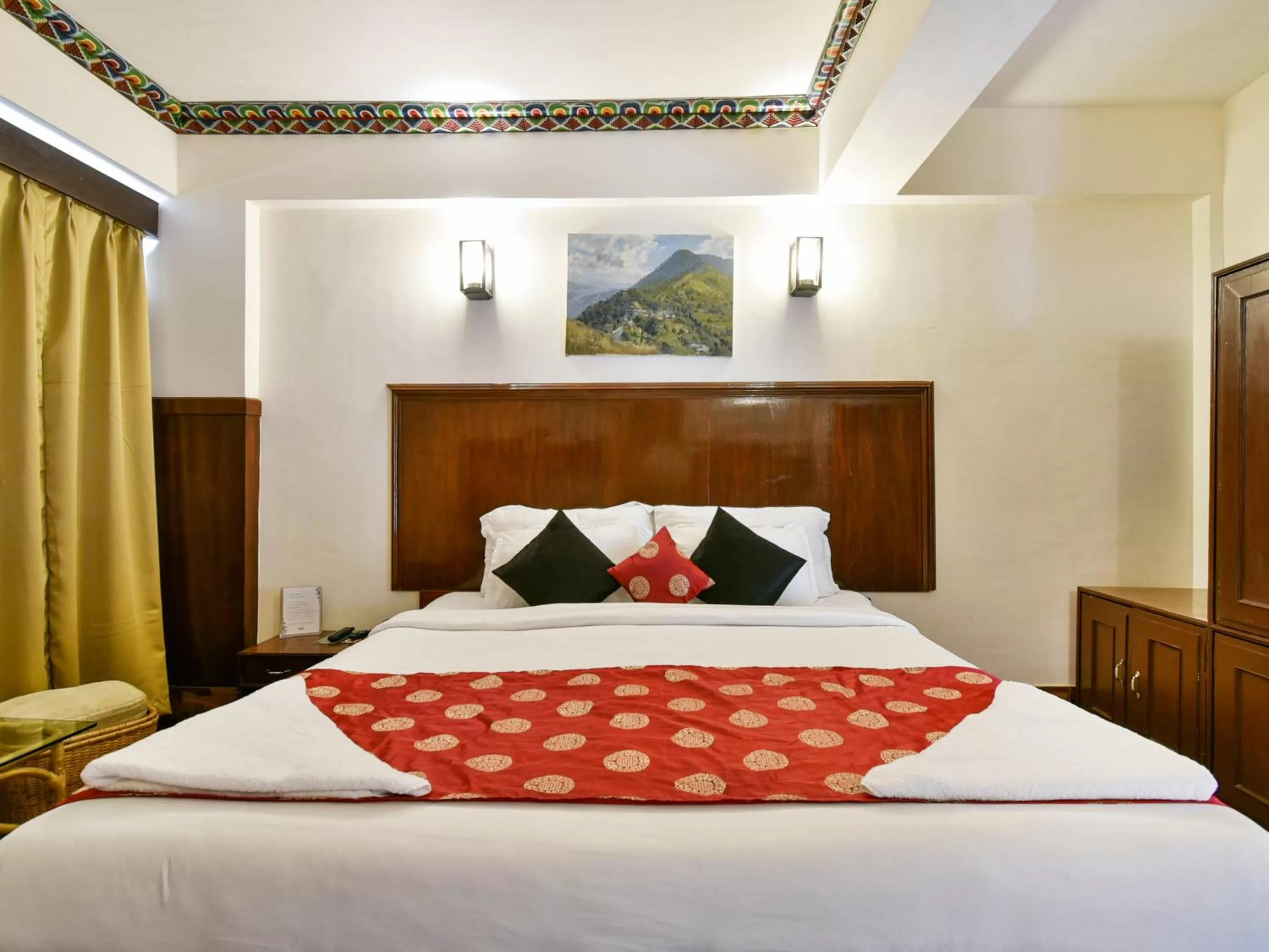 Bed in Muscatel Delamare - 200 Mts from MG Marg