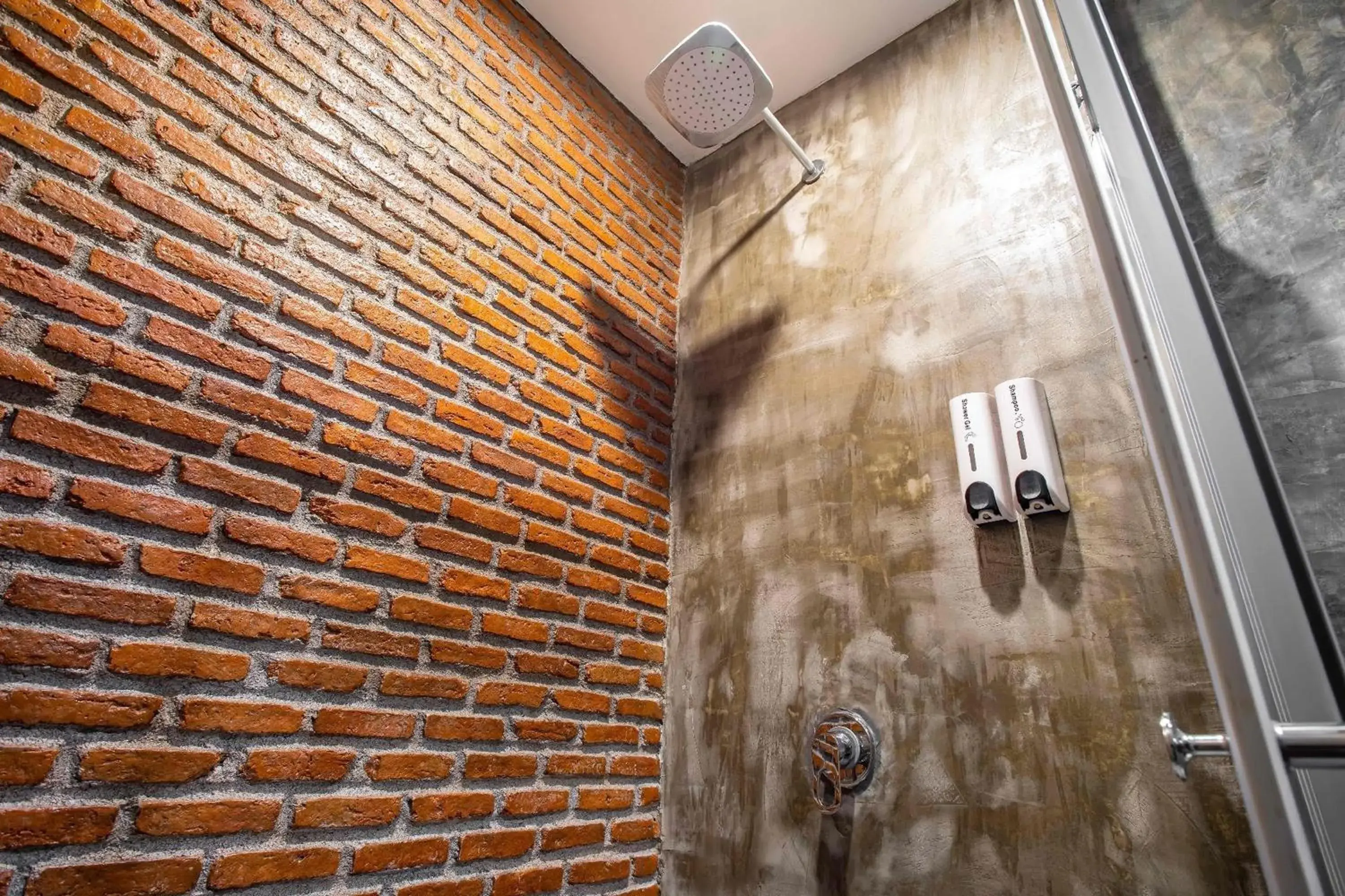 Bathroom in Kaen Hostel