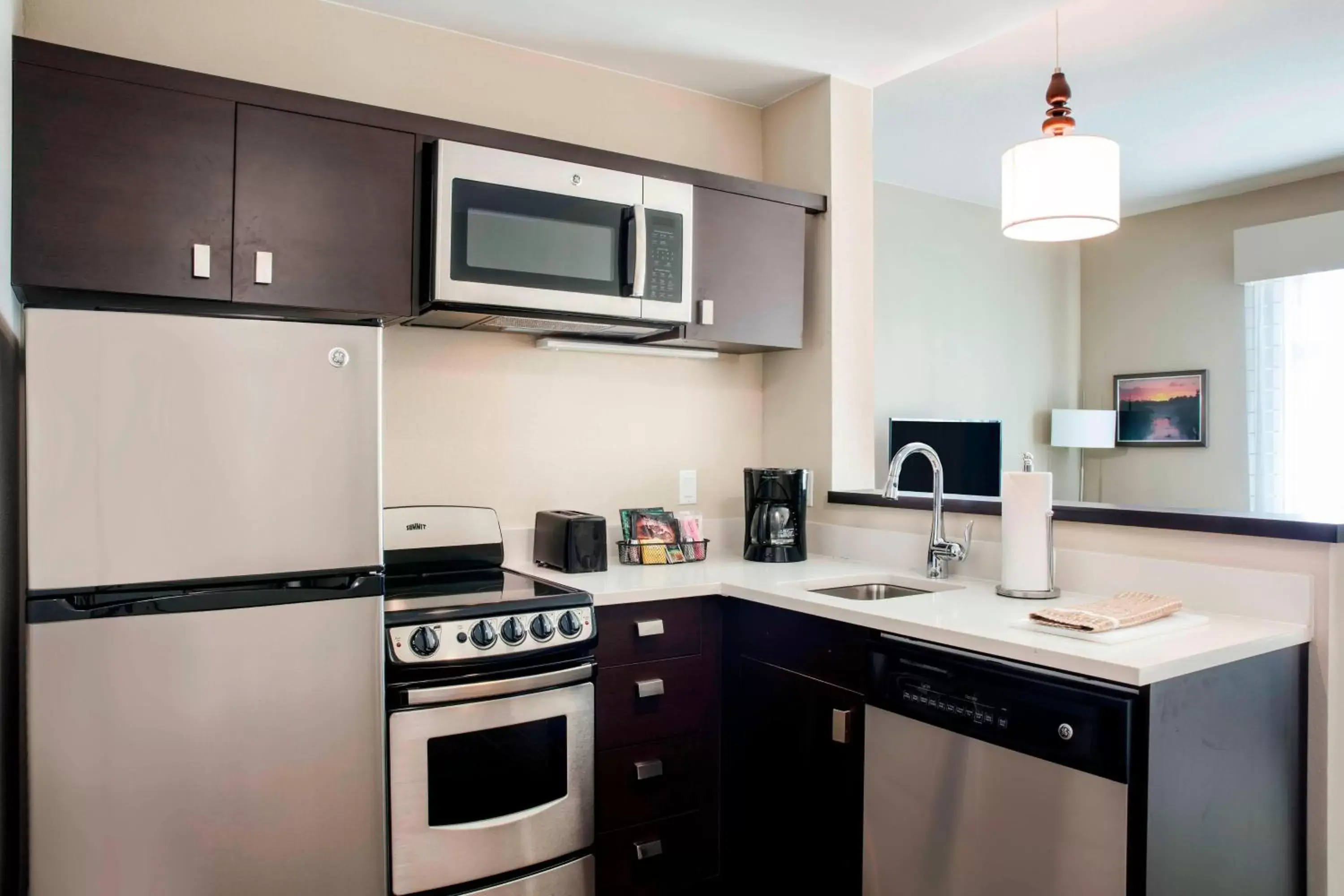 Kitchen or kitchenette, Kitchen/Kitchenette in TownePlace Suites by Marriott Miami Homestead