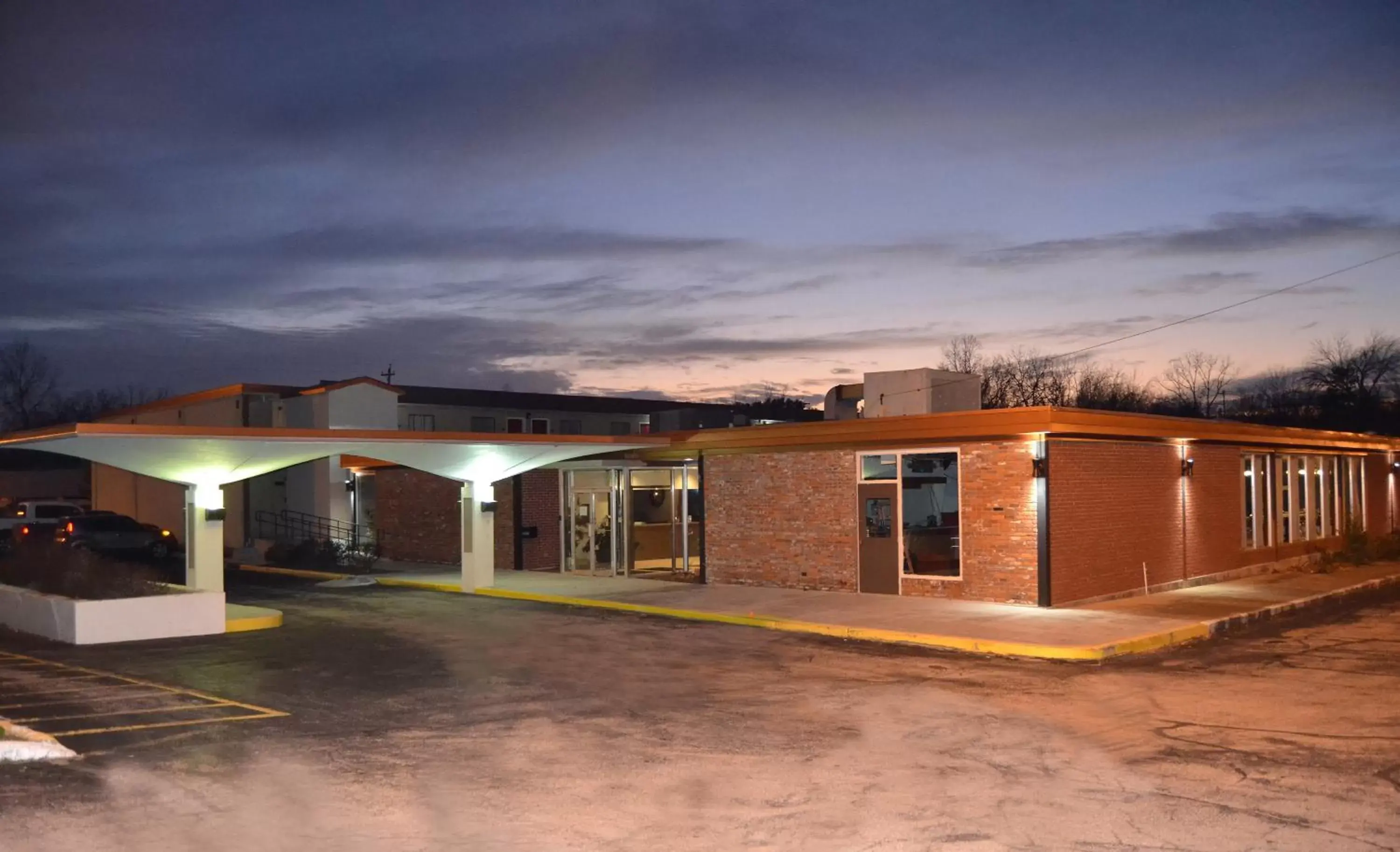 Property Building in Cascades Inn