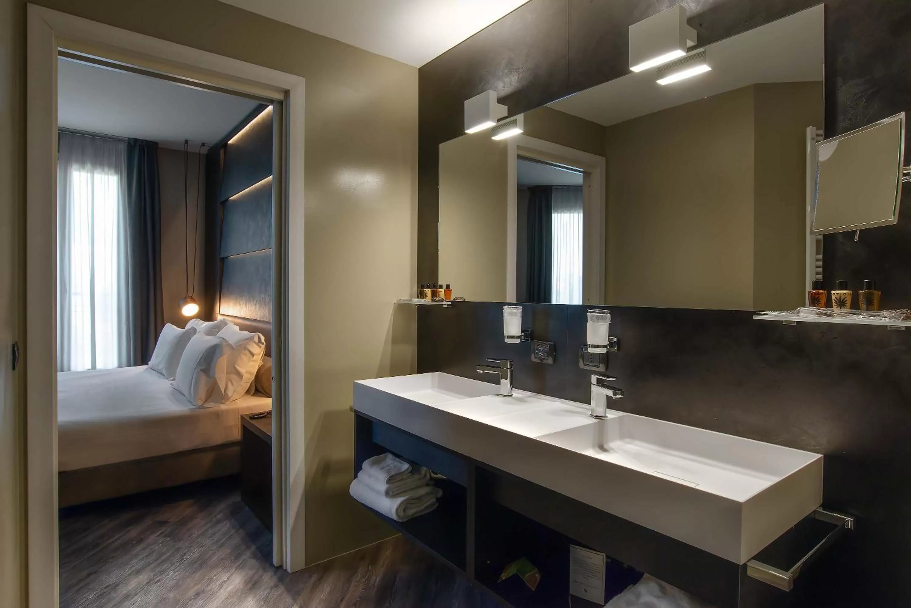 Bed in Maranello Palace