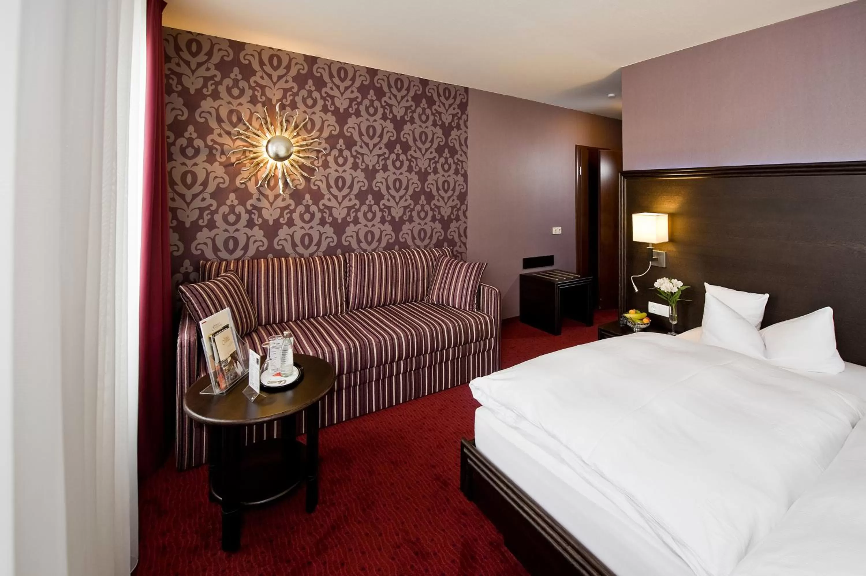 Photo of the whole room, Bed in Göbel's Sophien Hotel