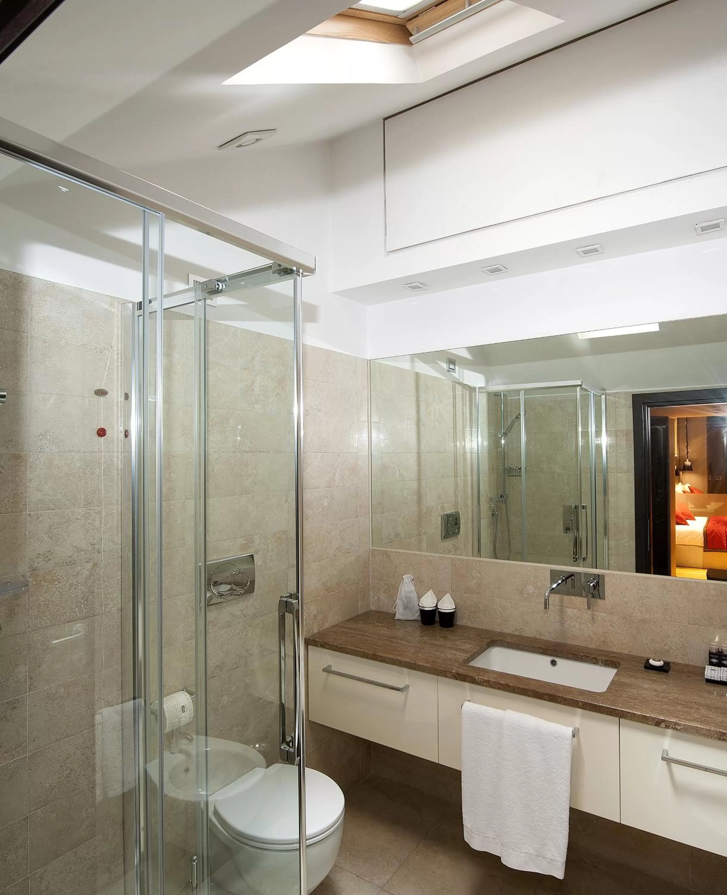 Bathroom in Harry's Bar Trevi Hotel & Restaurant