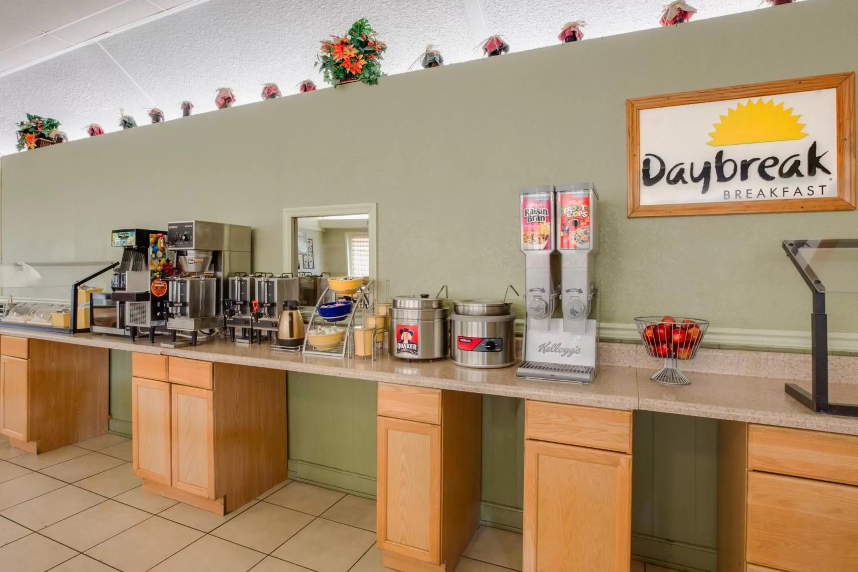 Food and drinks in Days Inn by Wyndham Asheville West