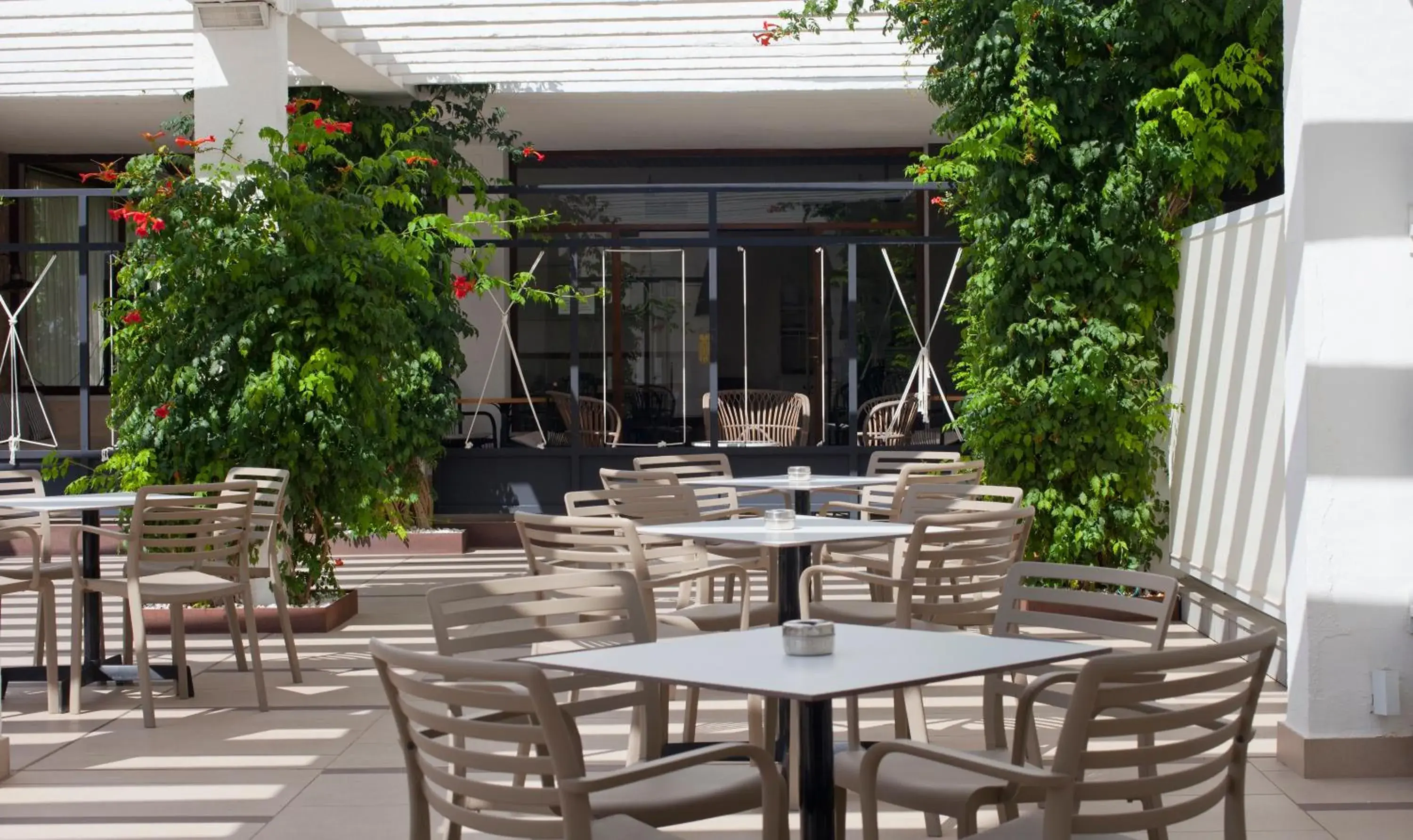 Balcony/Terrace, Restaurant/Places to Eat in Hotel Alga