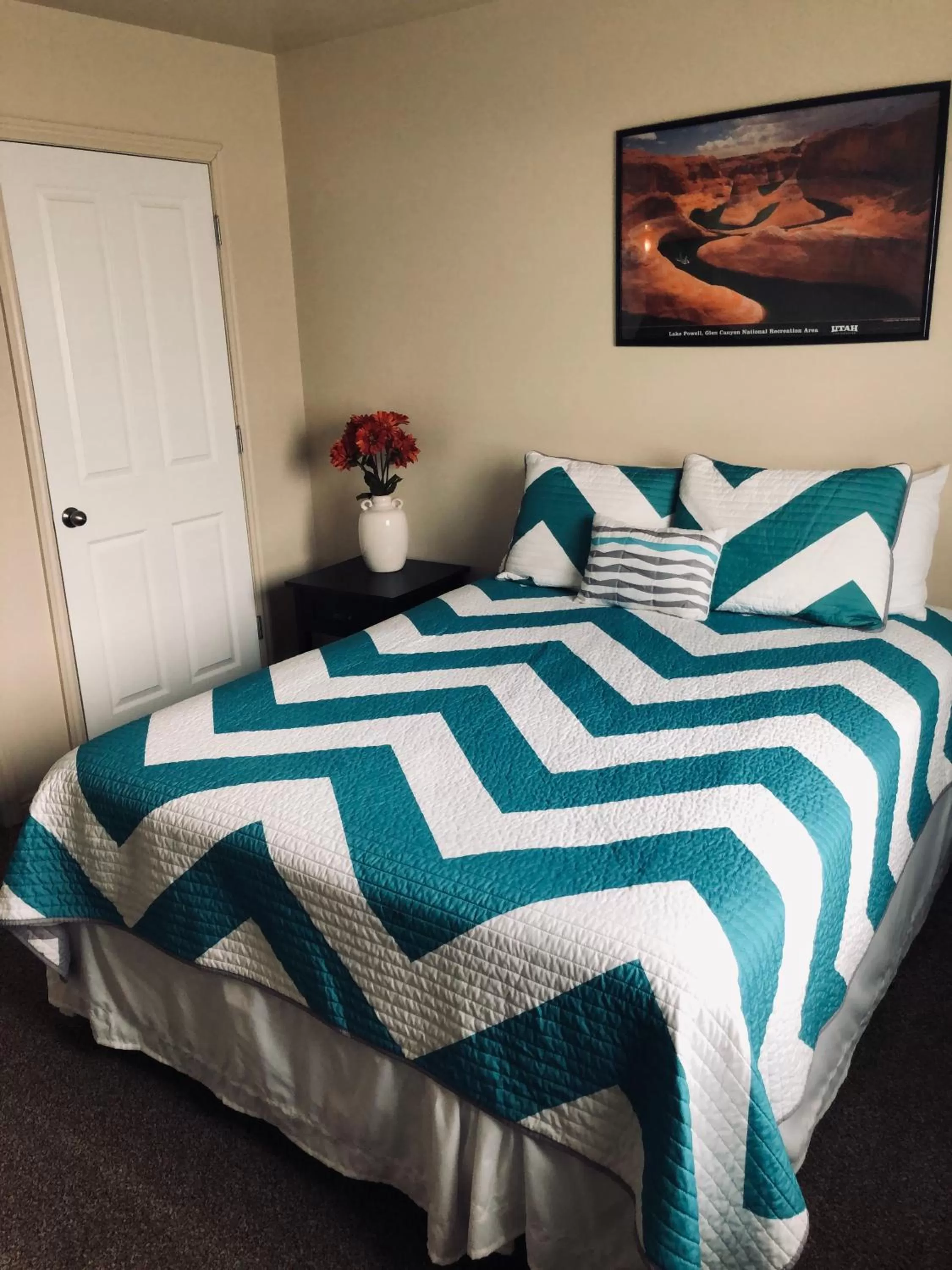 Bed in Cedar Canyon Condos