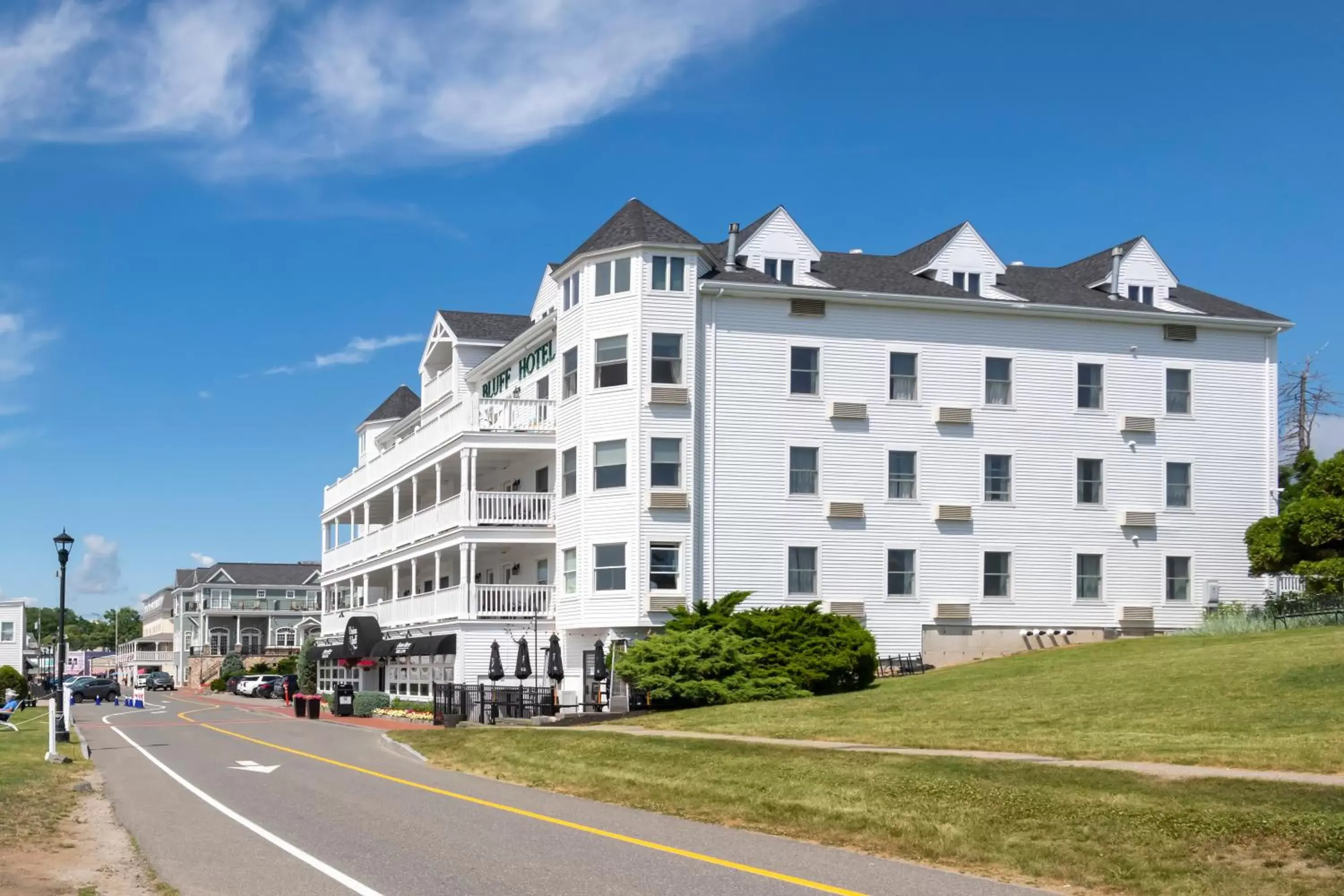 Property Building in Union Bluff Hotel