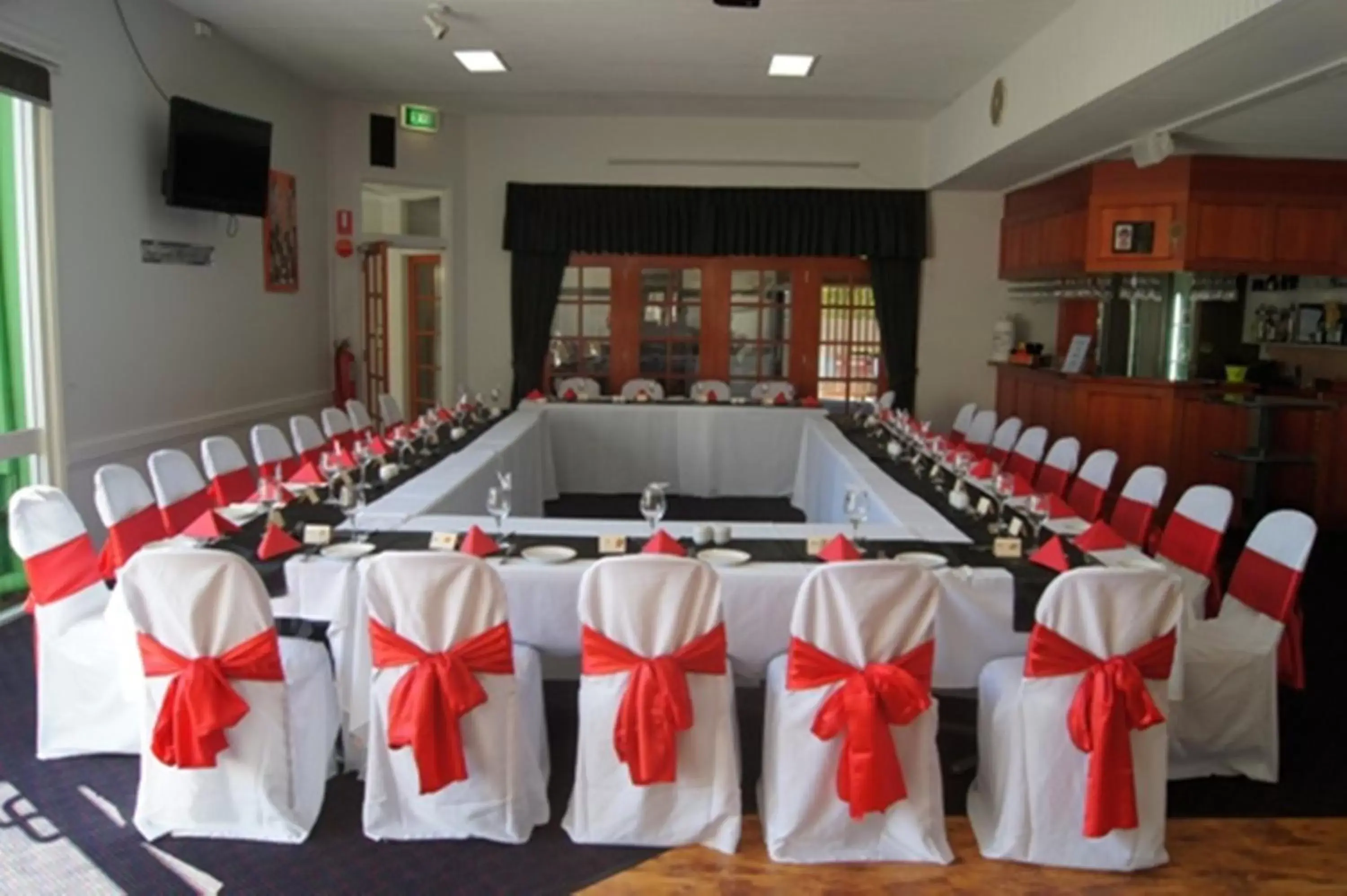 Property building, Banquet Facilities in Burkes Hotel Motel