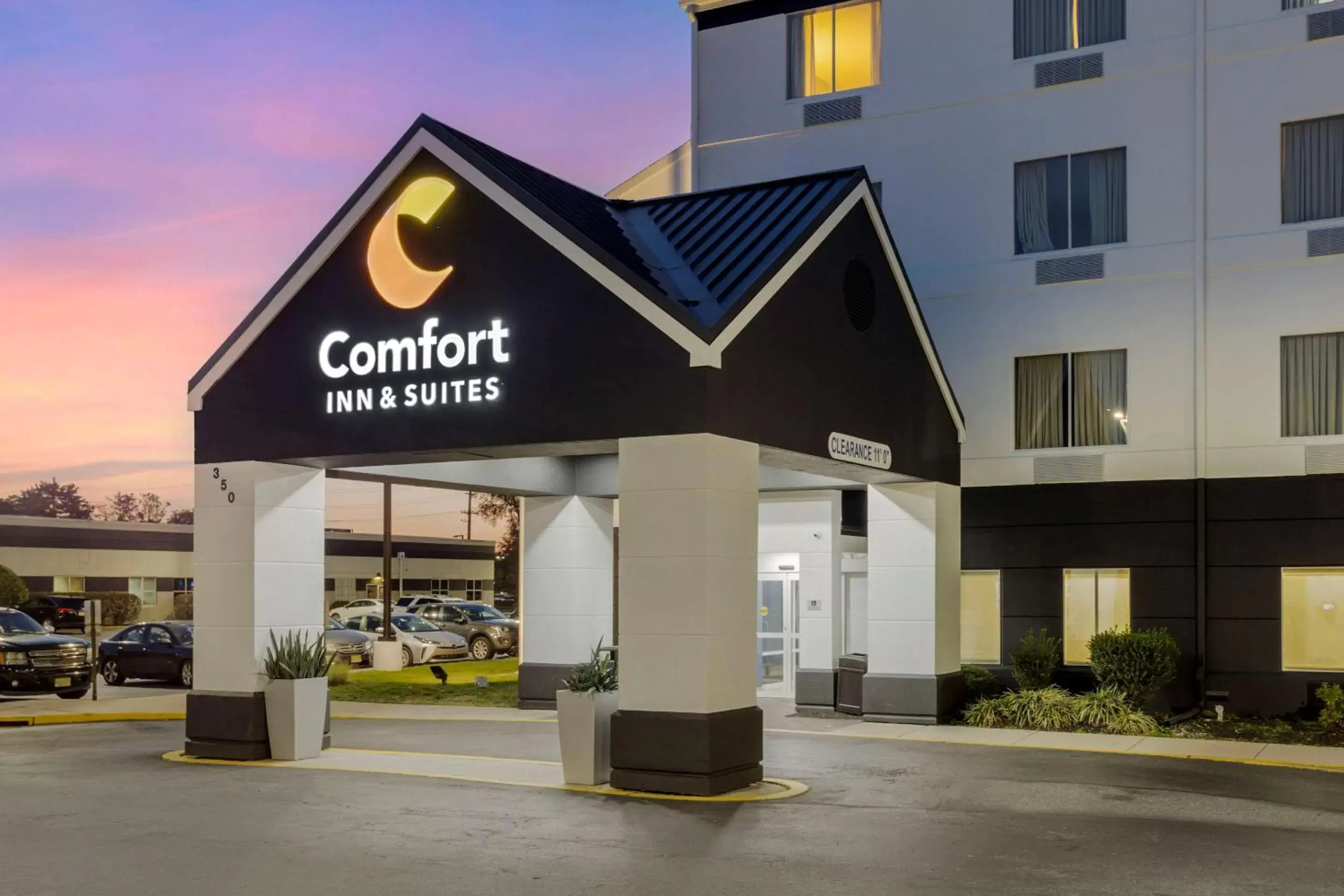 Property building in Comfort Inn & Suites Mt Laurel-Philadelphia Property building in Comfort Inn & Suites Mt Laurel-Philadelphia