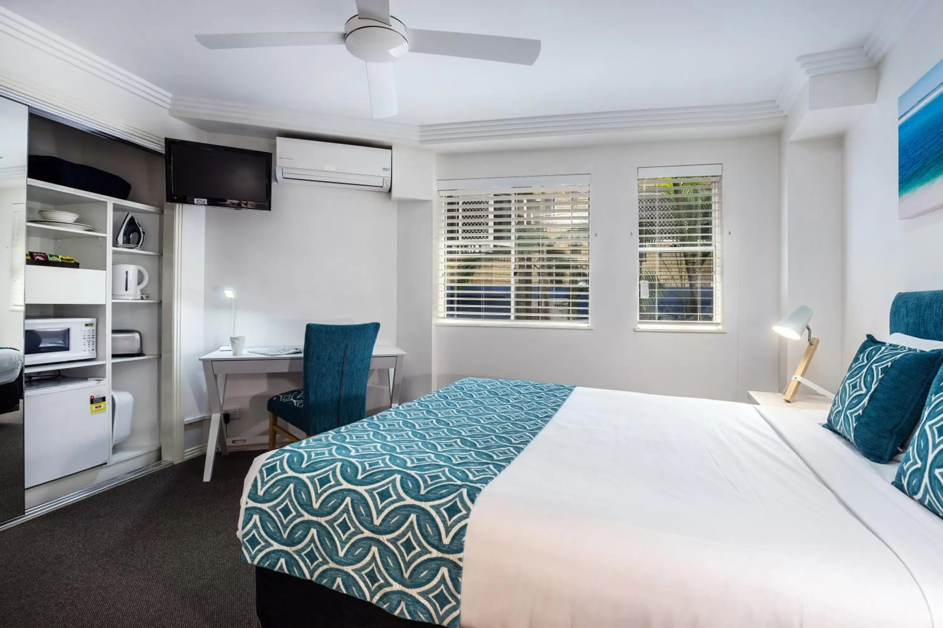 Photo of the whole room, Bed in Watermark Resort Caloundra