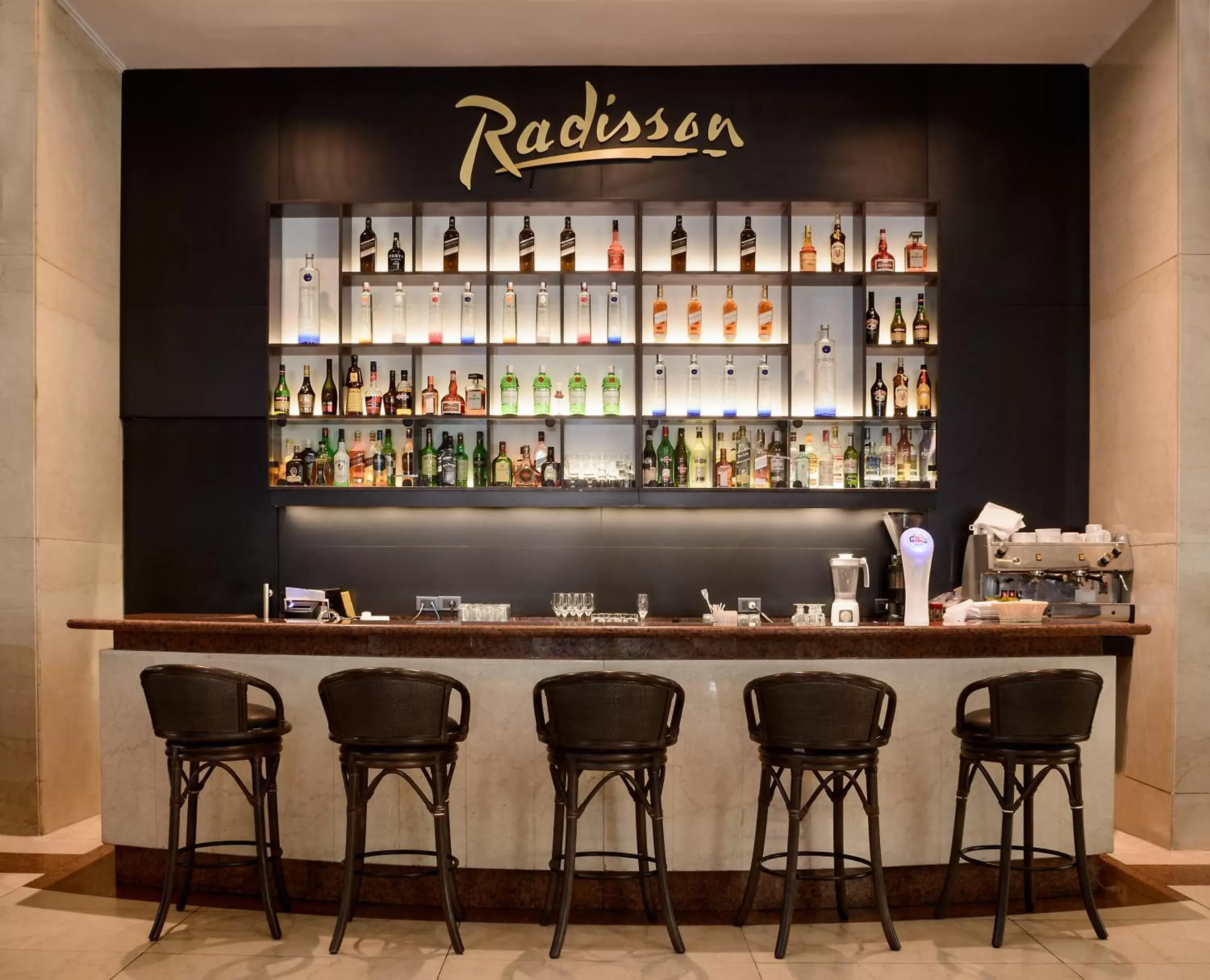 Lounge or bar, Lounge/Bar in Radisson Montevideo Victoria Plaza