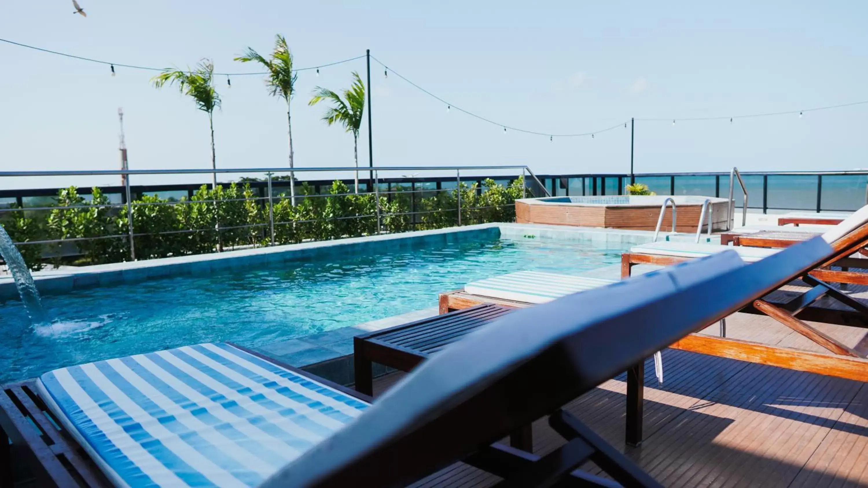 Swimming Pool in Atlântico Praia Hotel