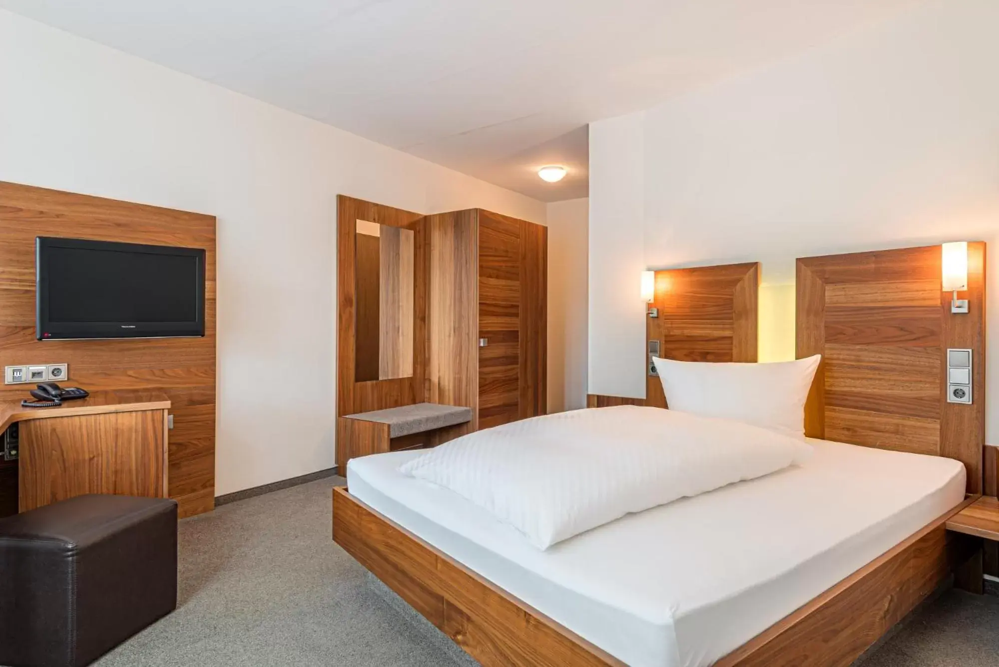 Business Room with Balcony - single occupancy in Hotel Pfeffermühle Business Room with Balcony - single occupancy in Hotel Pfeffermühle