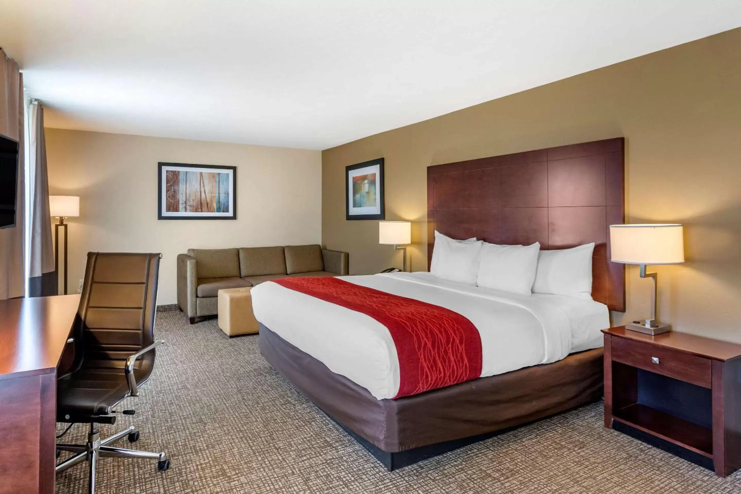 Photo of the whole room, Bed in Comfort Inn & Suites Tooele-Salt Lake City