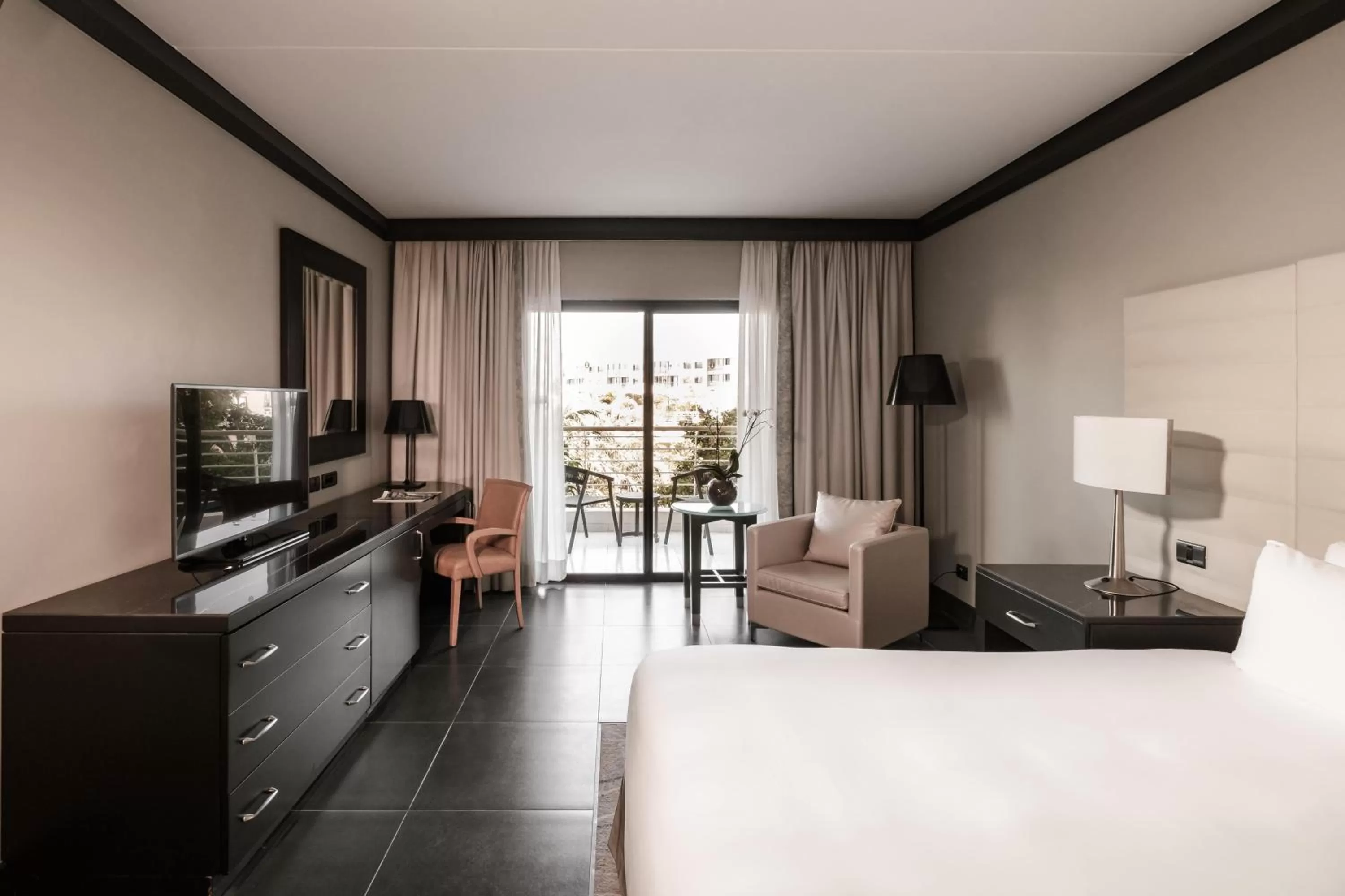 Photo of the whole room, Bed in InterContinental Malta by IHG