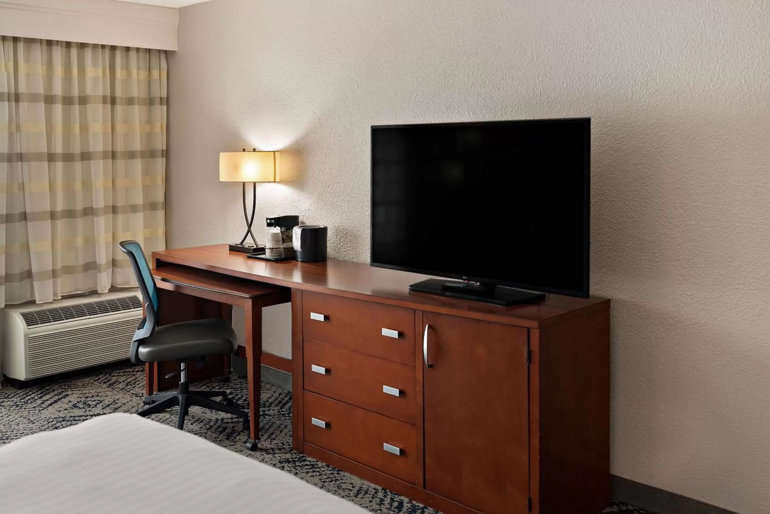 Bedroom, Bed in Best Western Spartanburg Northwest Bedroom, Bed in Best Western Spartanburg Northwest