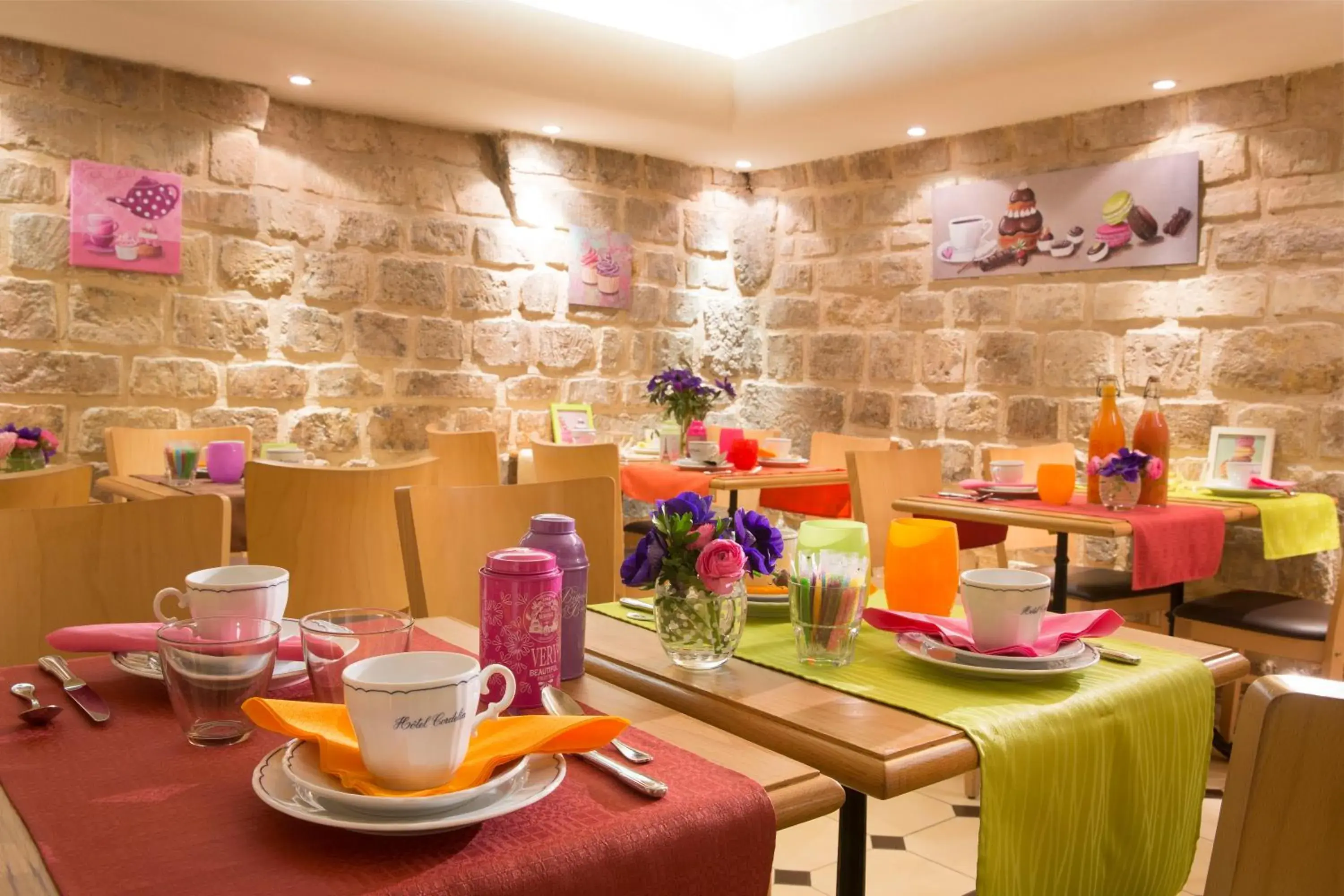 Restaurant/places to eat in Hôtel Cordelia Opéra-Madeleine Restaurant/places to eat in Hôtel Cordelia Opéra-Madeleine