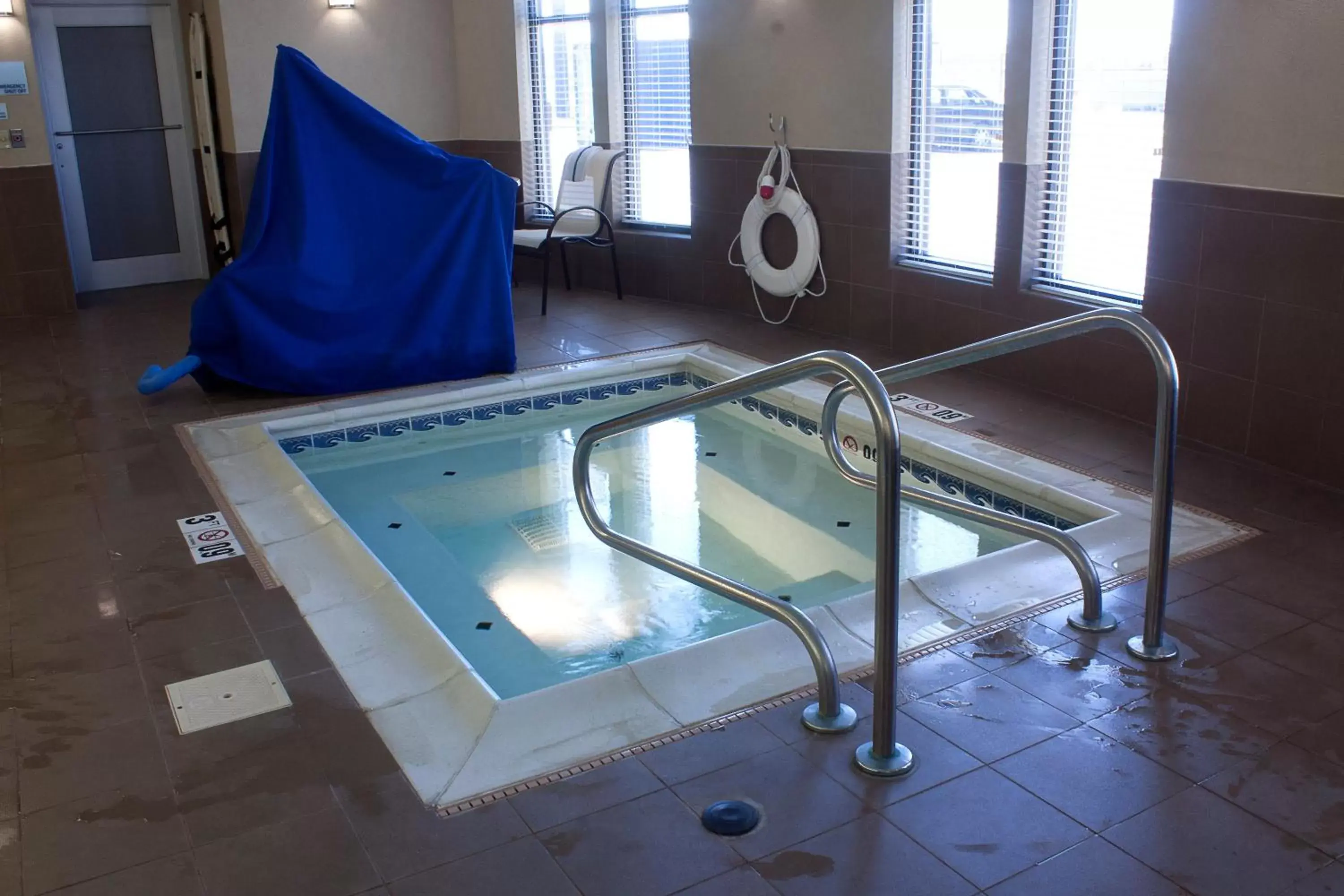 Swimming Pool in Holiday Inn Express & Suites Youngstown West I 80, an IHG Hotel