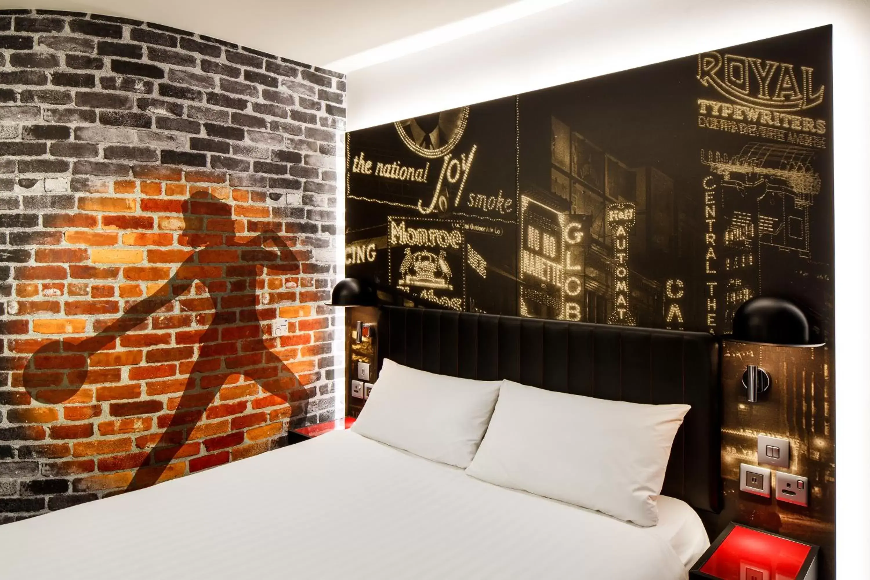 Photo of the whole room, Bed in ibis Styles London Southwark - near Borough Market